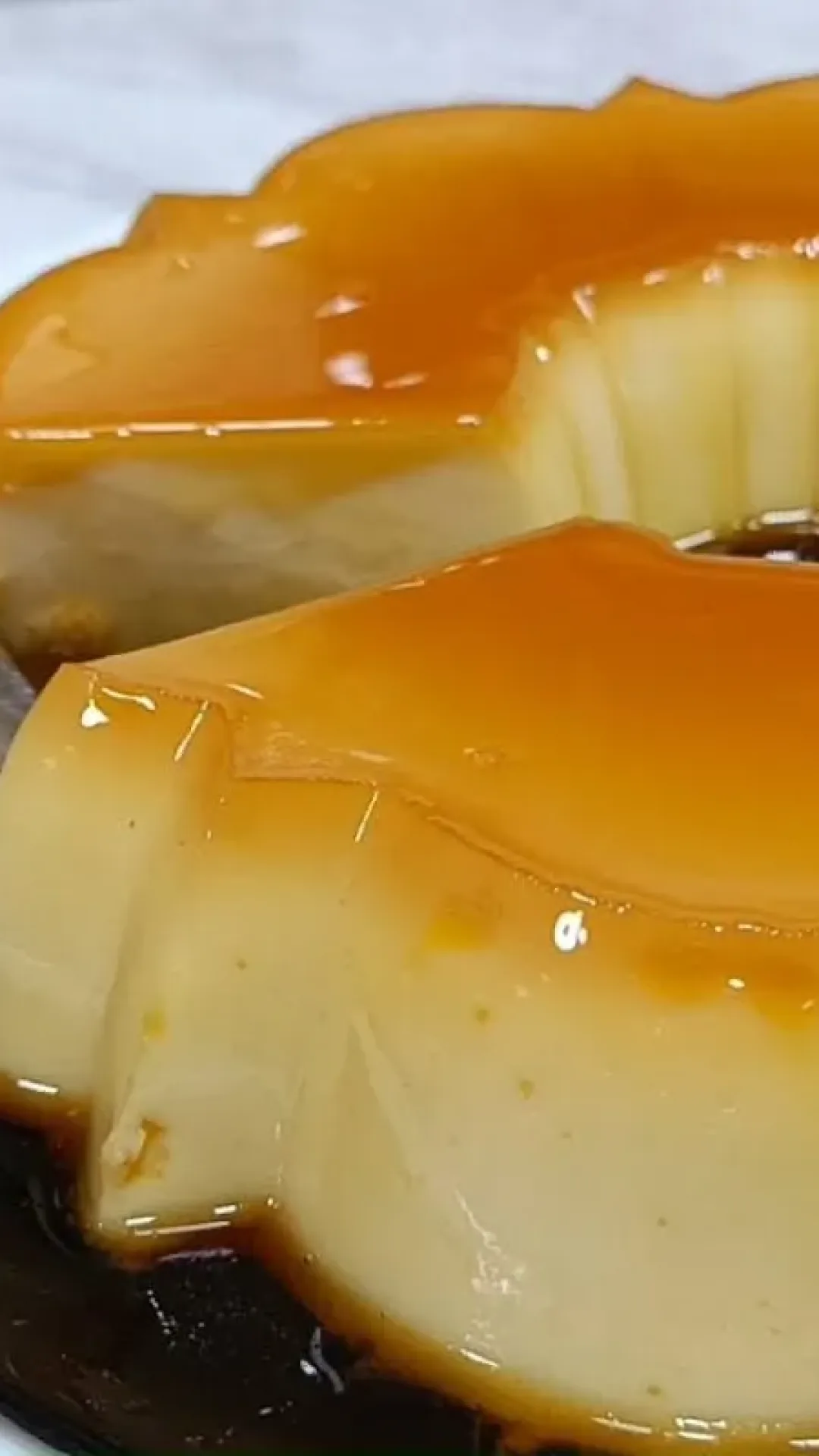 Como fazer pudim sem ovo e que não precisa de ir ao forno, a sobremesa perfeita para economizar tempo