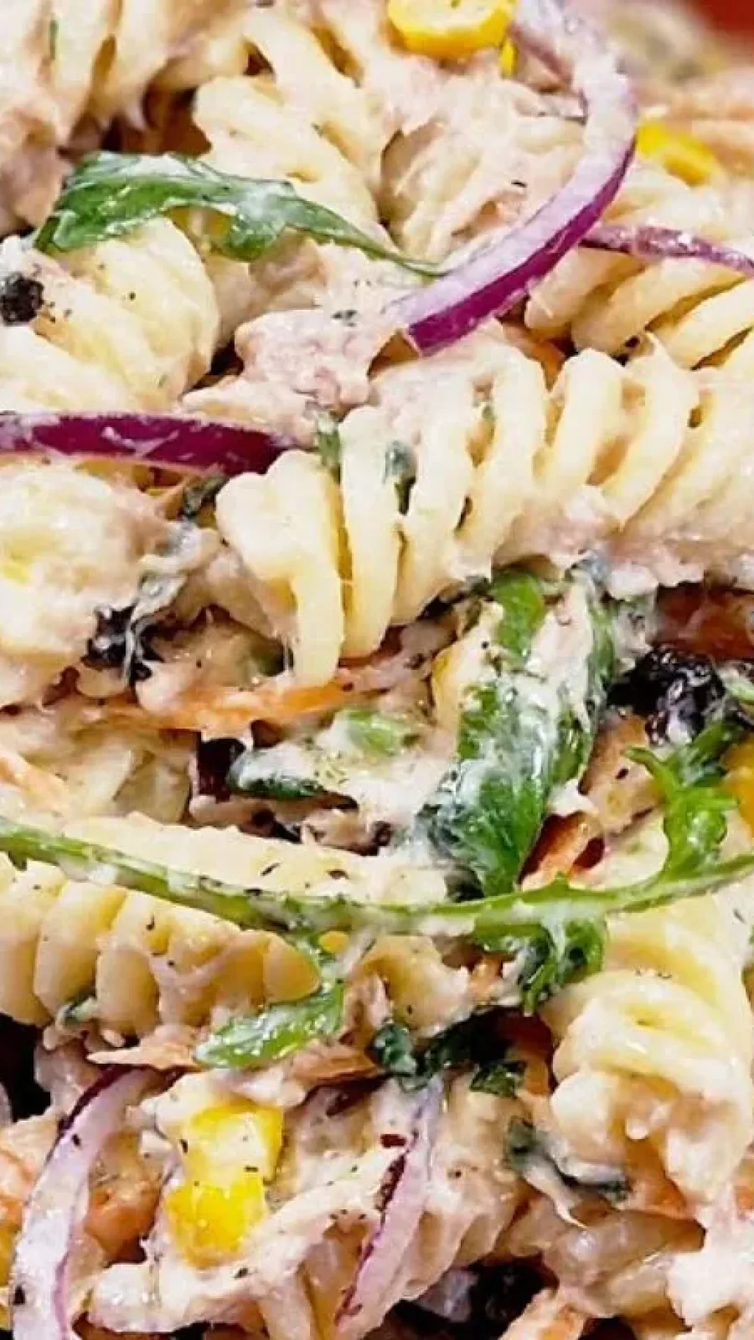 Como fazer salada de macarrão super rápida que fica pronta em poucos minutos para o seu almoço