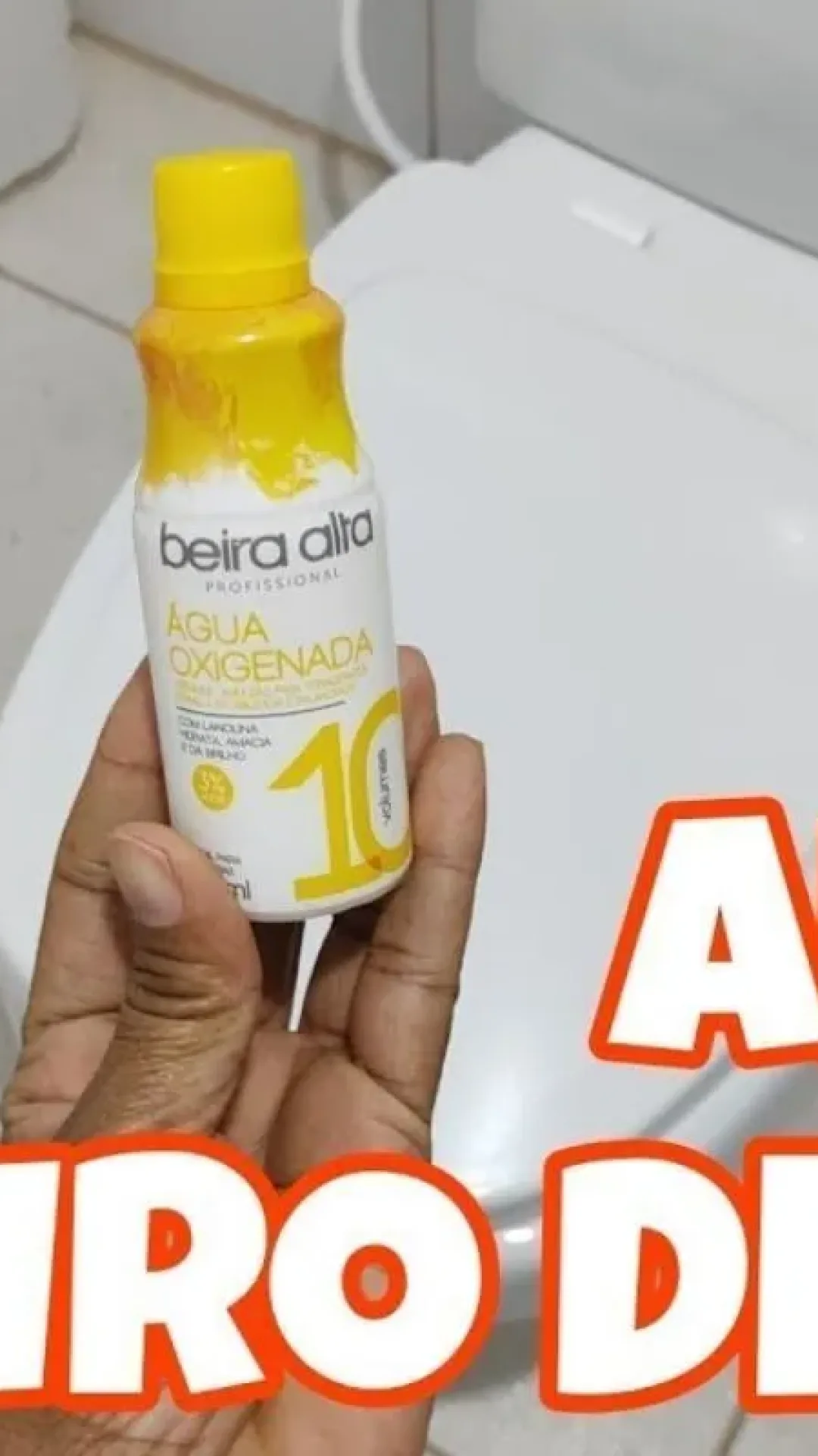 Como lavar banheiro encardido e deixar limpo cheiroso e sem manchas amareladas