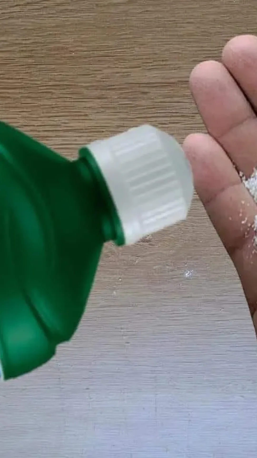 Como limpar roupa embolorada: uma misturinha que você imaginou que dá certo