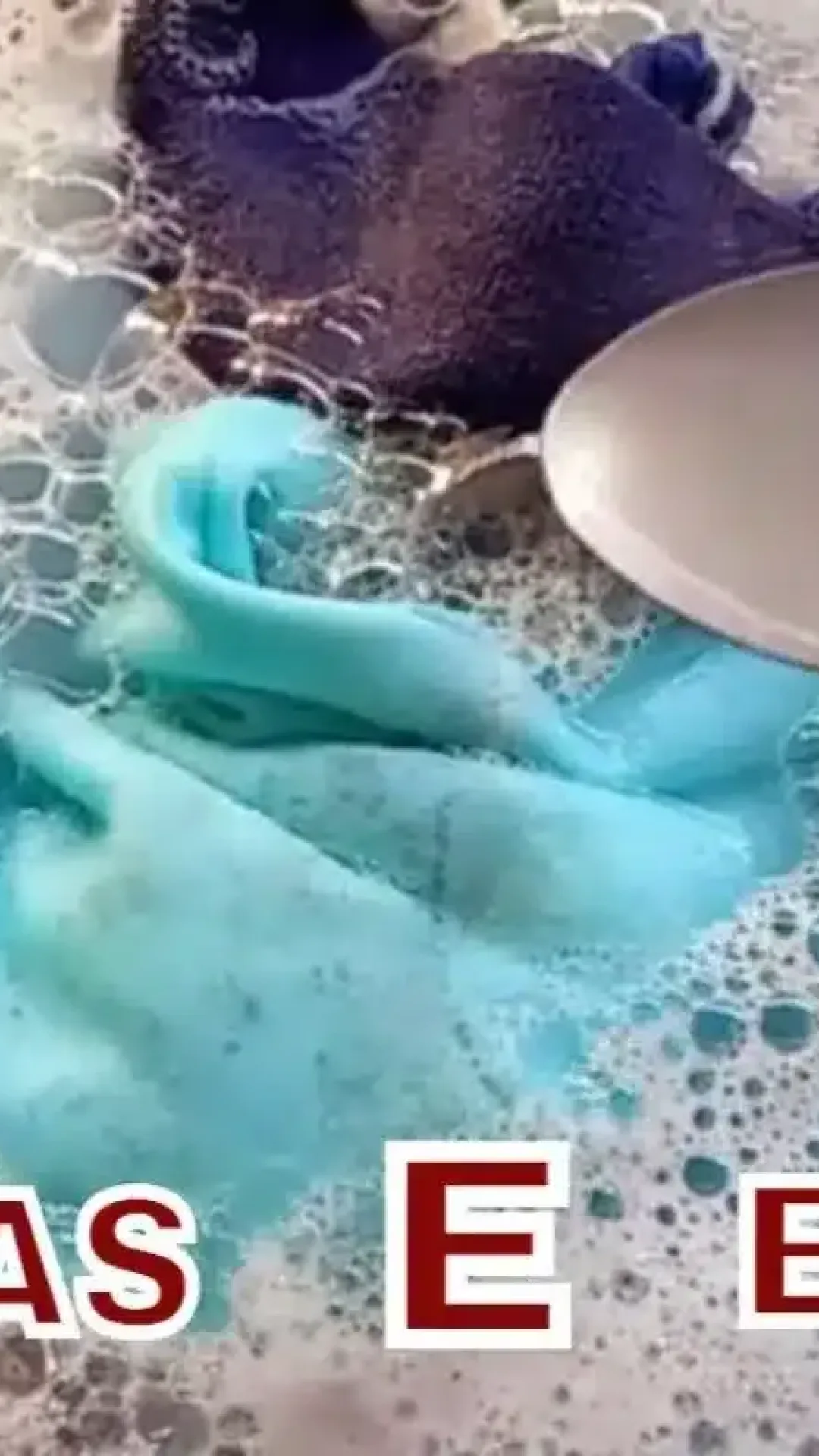 Como remover manchas de mofo: pegue aqueles panos que você já queria jogar fora