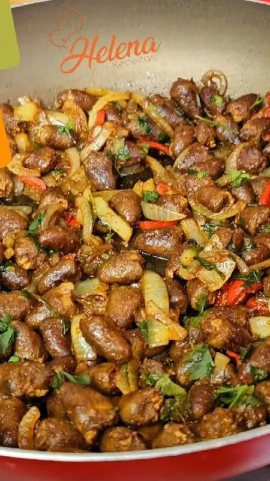 Coração de frango: quando preparo dessa forma não sobra nada de tão fácil e rápido