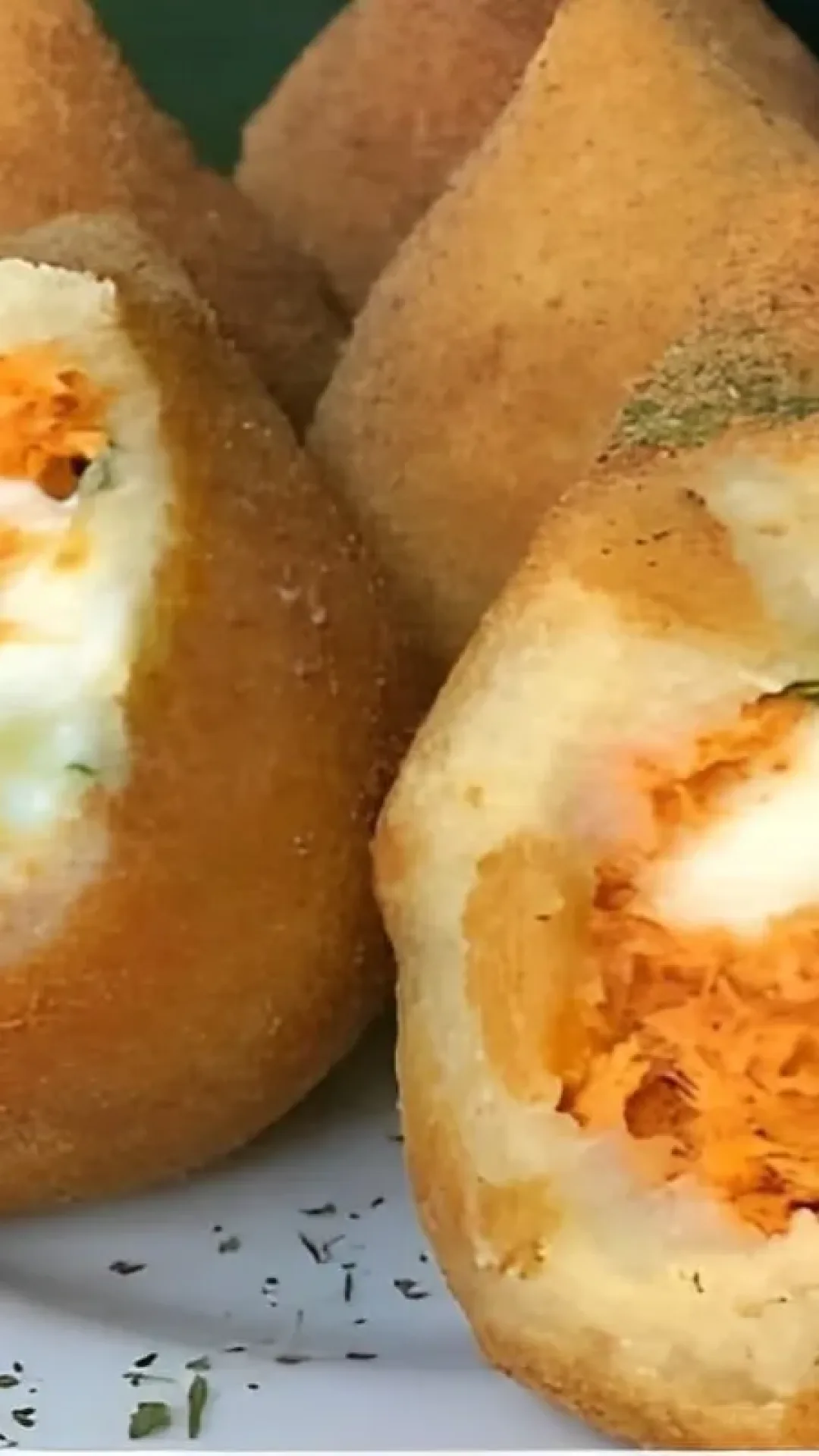 Coxinha cremosa deliciosa essa receita eu aprendi com a salgadeira mais conhecida da cidade
