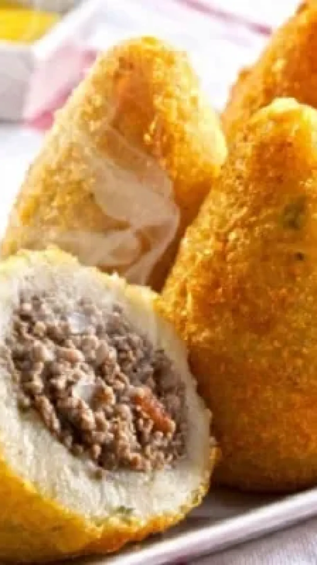 Coxinha de Batata com Recheio de Carne Moída