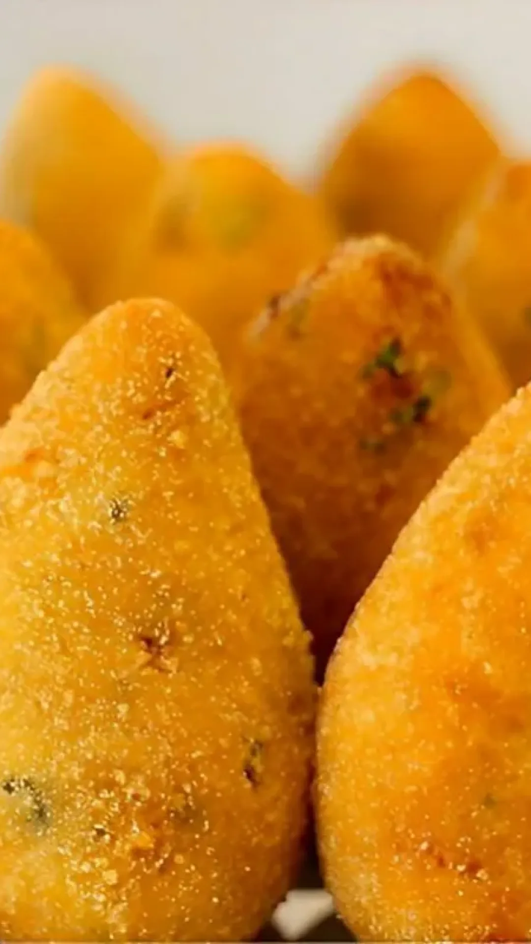 Coxinha sem massa a coxinha mais fácil do mundo é só modelar o recheio empanar e fritar