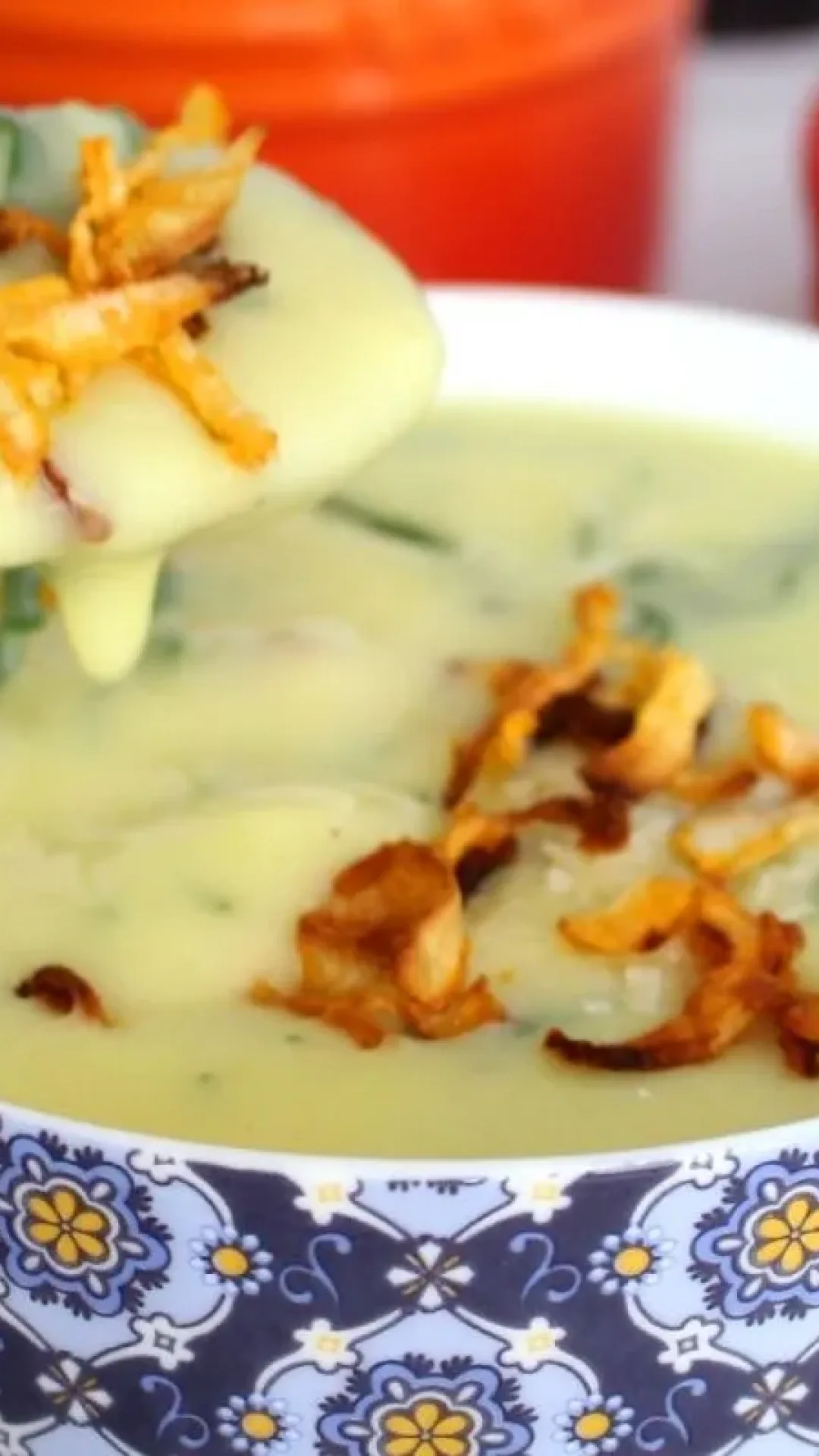 Creme de mandioquinha com couve, uma opção de sopa nutritiva e muito saborosa