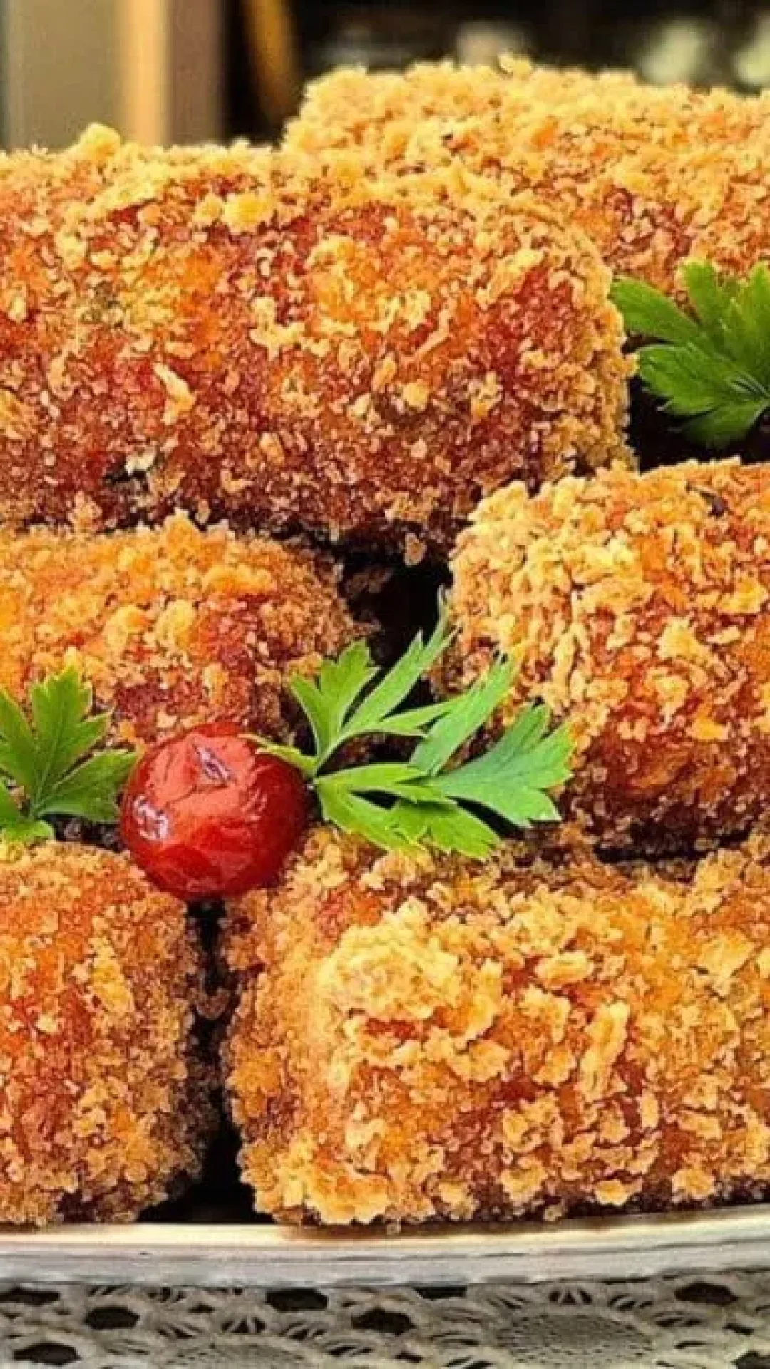 Croquete de calabresa crocante por fora e com recheio muito suculento