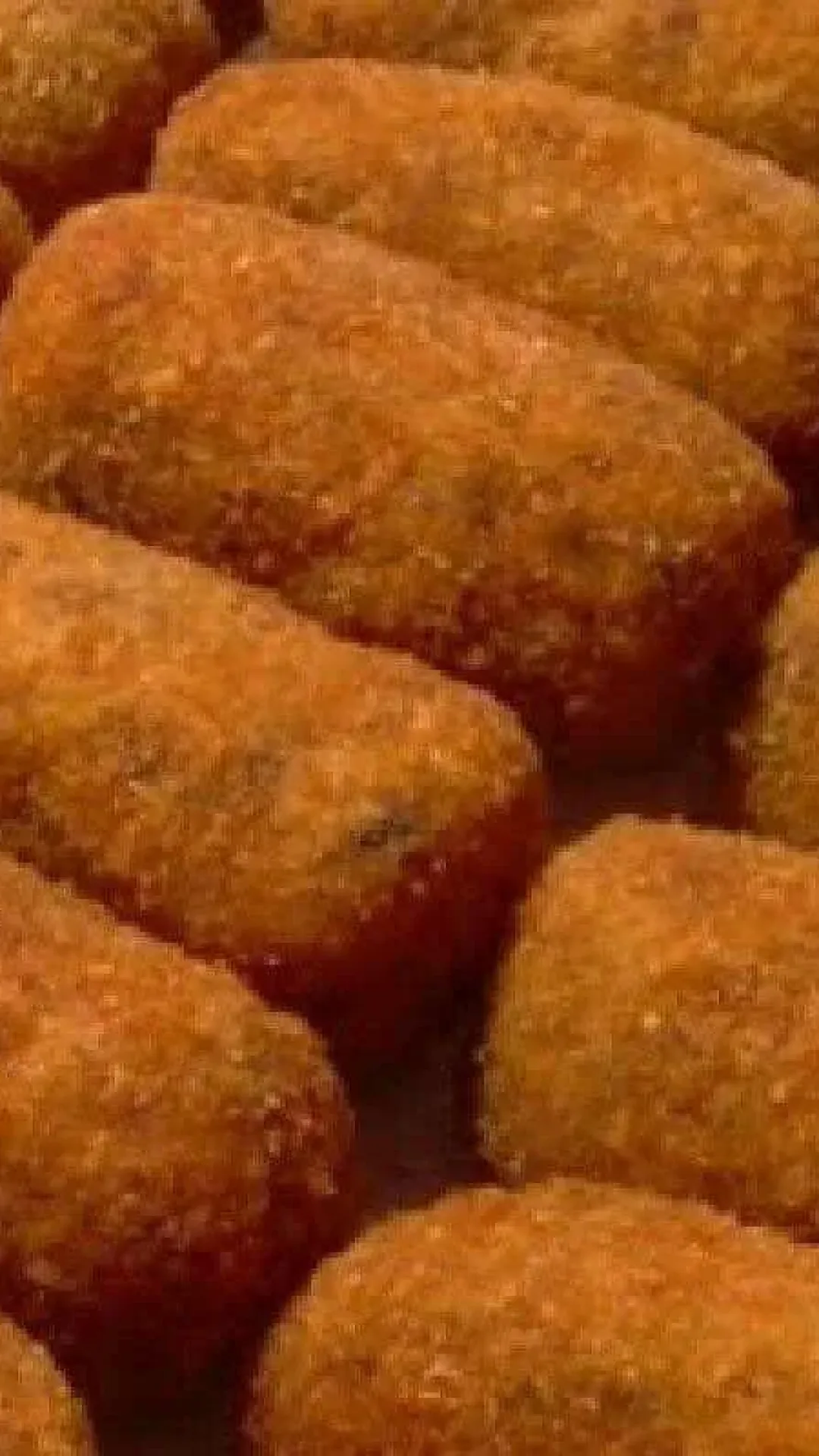 Croquete de carne moída com casquinha crocante gostoso igual porção de lanchonete