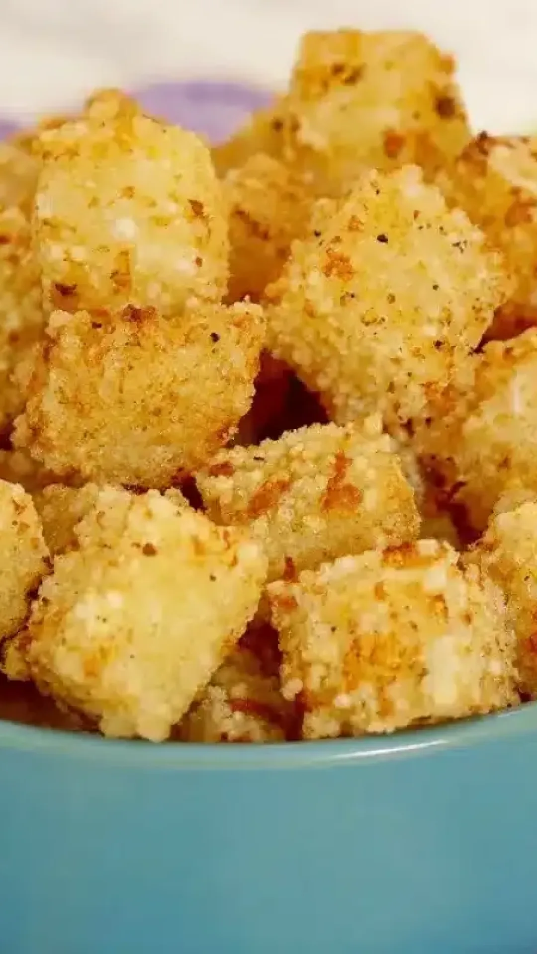 Dadinho de tapioca com queijo crocante para servir como petisco na sua ceia de Ano Novo