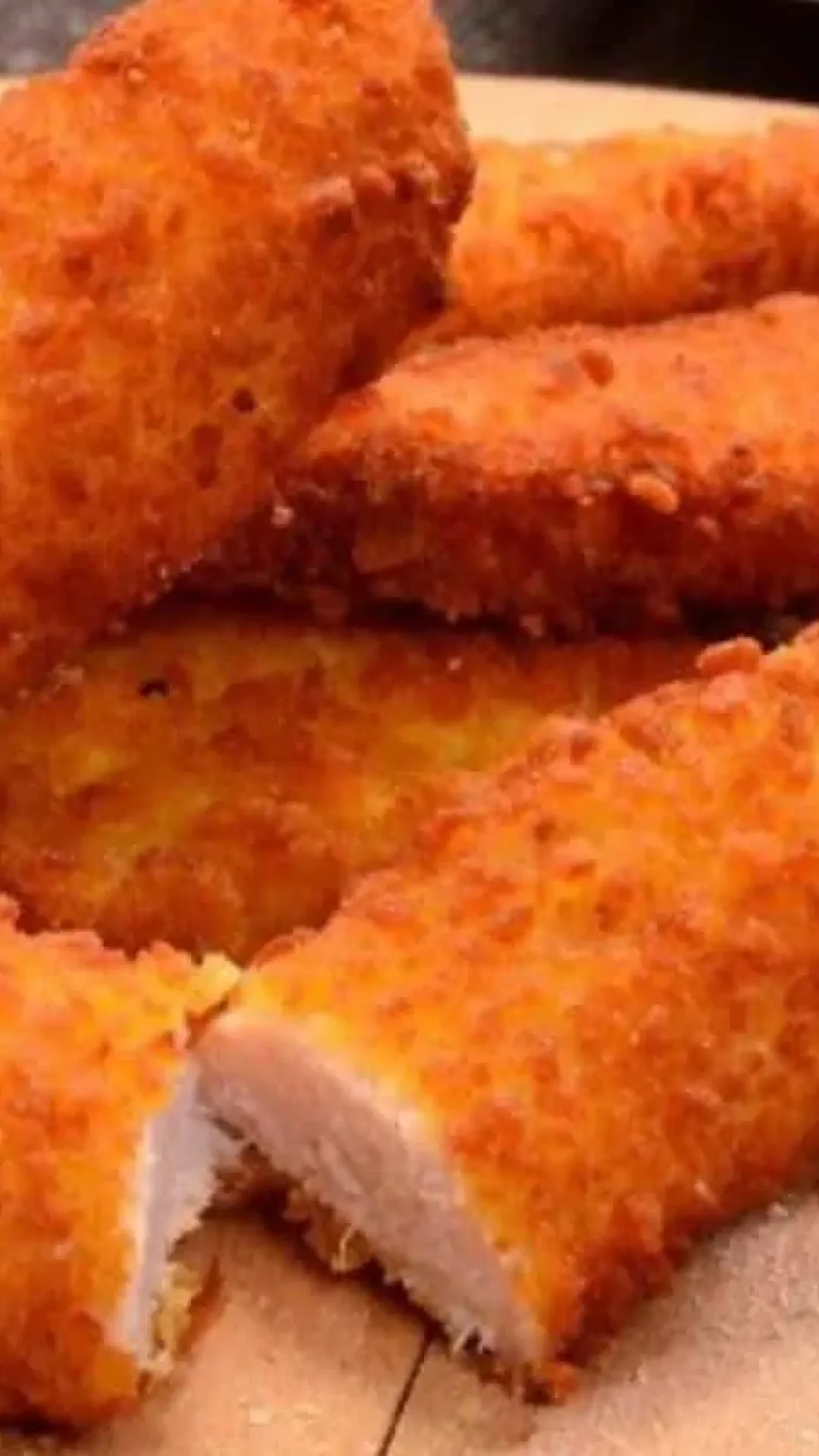Descobri uma receita de empanada de frango que fica uma delícia e não precisa fritar
