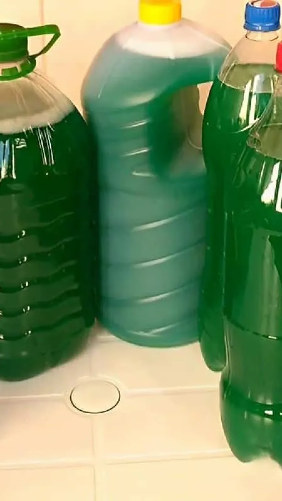 Desinfetante caseiro igual Pinho Sol: super perfumado e rende bastante