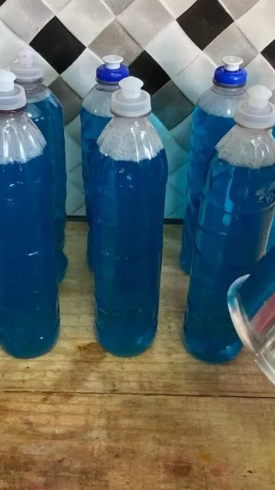 Detergente caseiro desengordurante: esse produto vai salvar seu dia na lavagem da louça