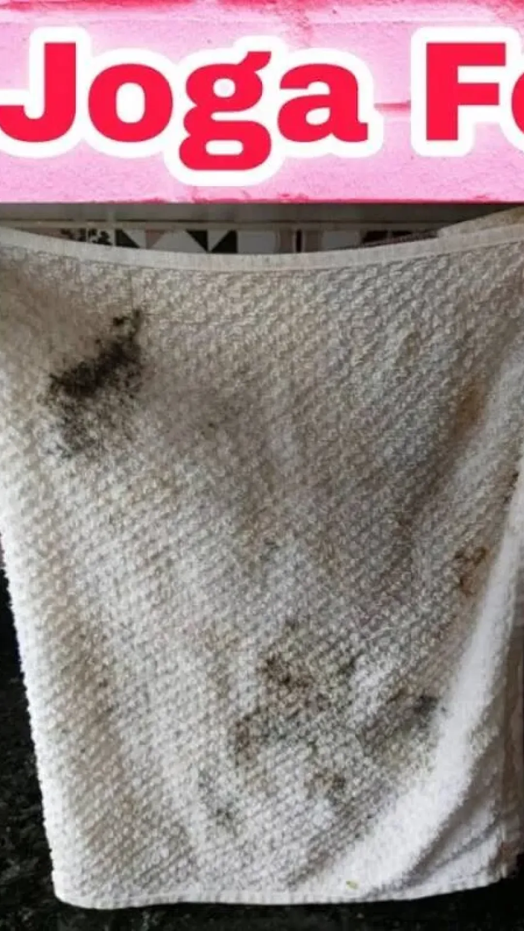 Dica para lavar pano de prato manchado e embolorado: misturinha que deixa branquinho