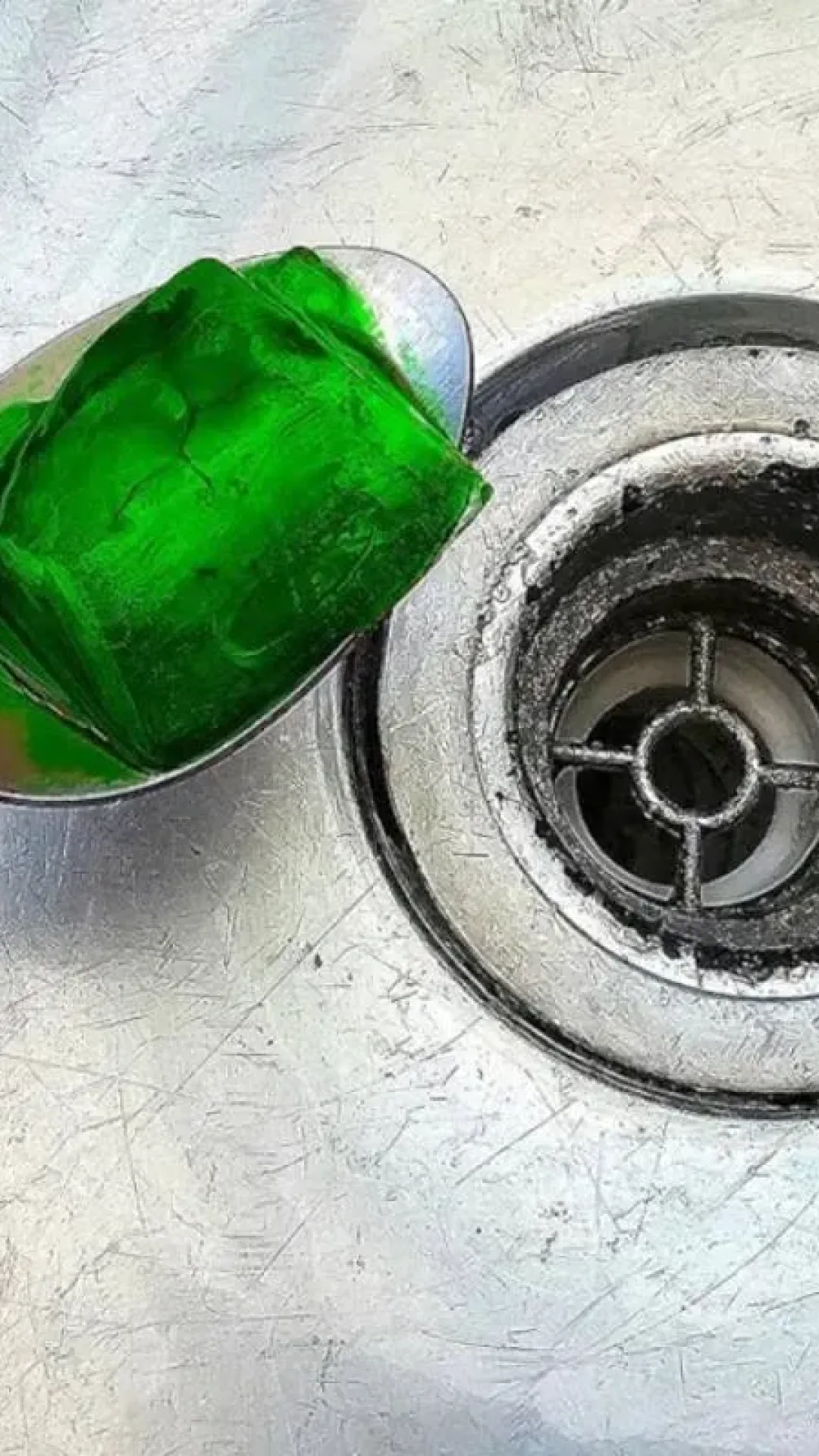 Dica para não entupir ralos: você não vai ter mais problema na sua pia da cozinha