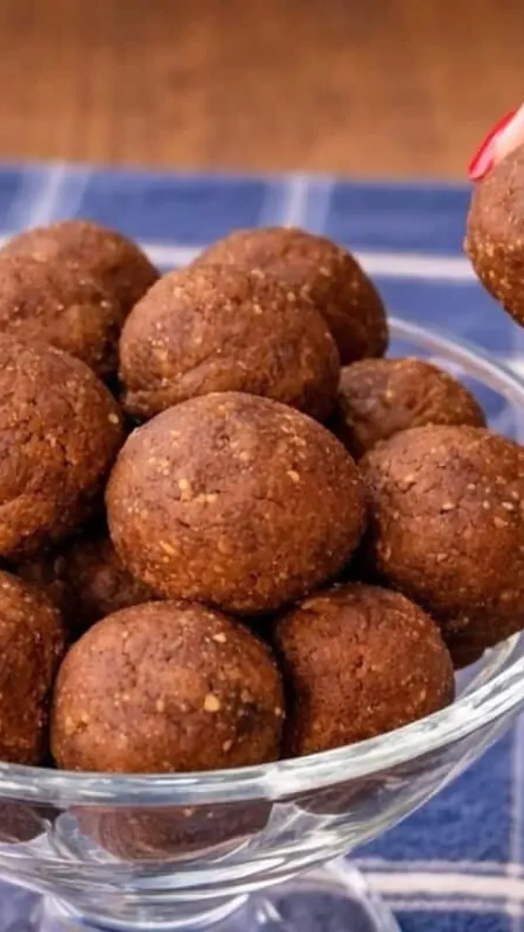 Docinho low carb: que você faz com apenas 4 ingredientes e sem usar o fogo, de um jeito rápido