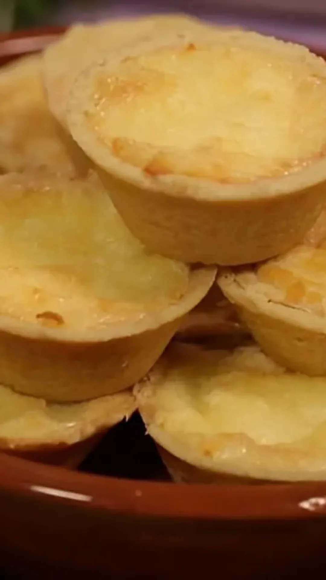 Empada de queijo cremosa prática e muito fácil de preparar um lanche perfeito para hoje