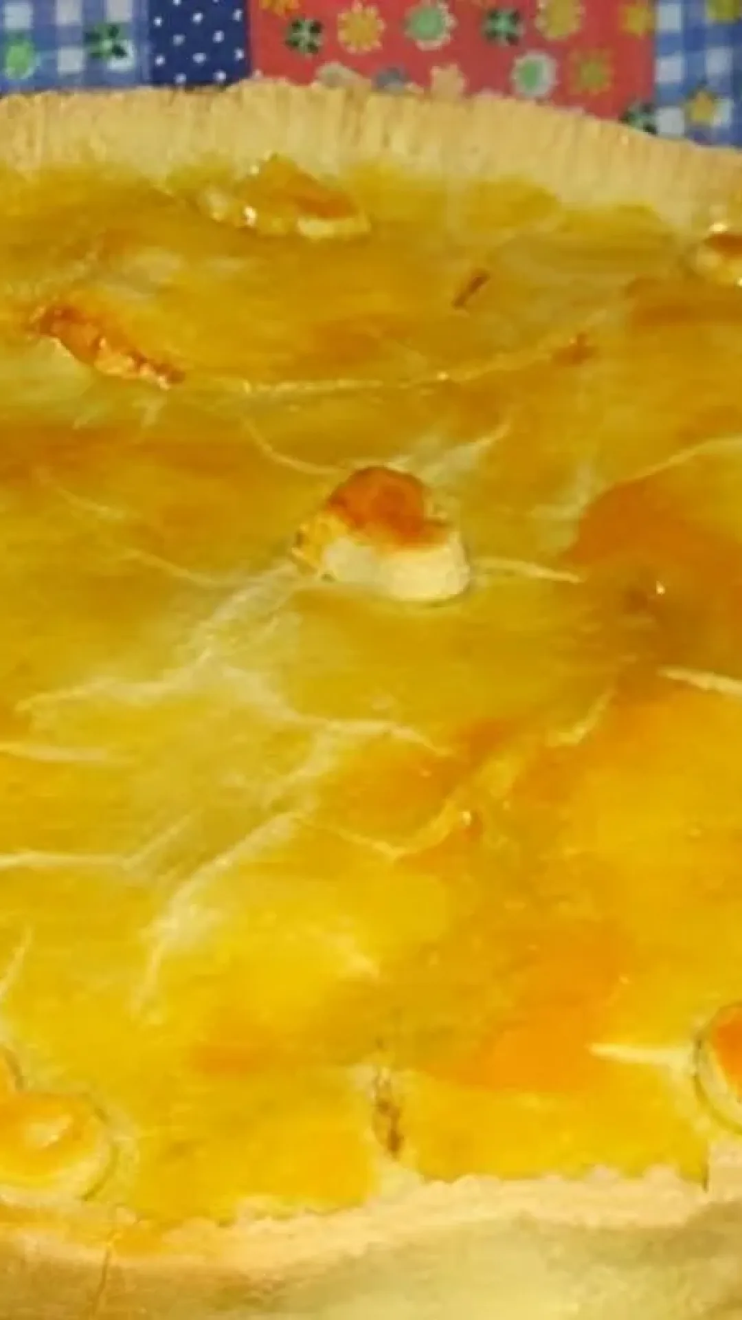 Empadão de frango com massa de 2 ingredientes que derrete na boca