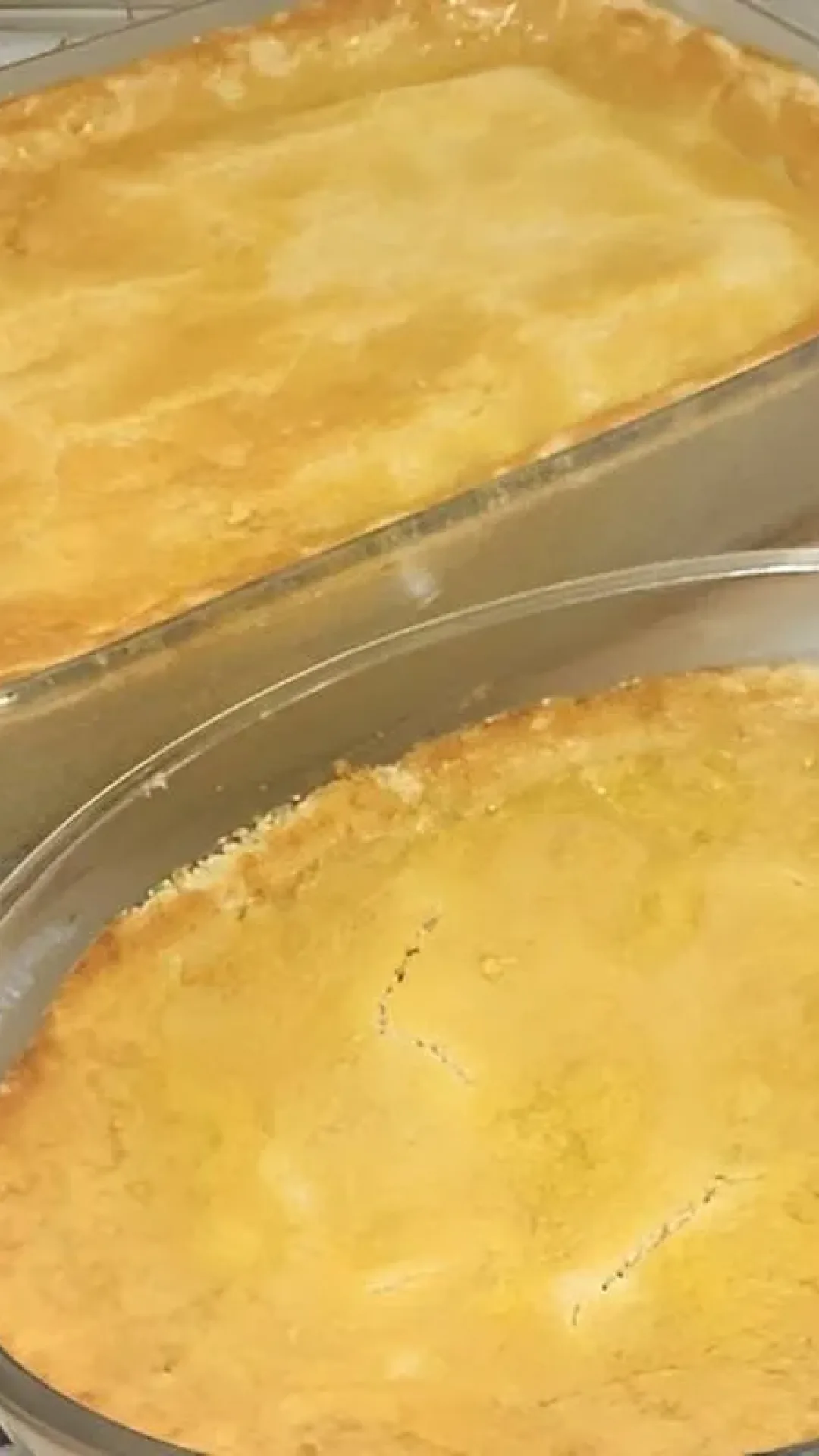 Empadão de frango cremoso feito com massa que derrete na boca perfeito para o lanche
