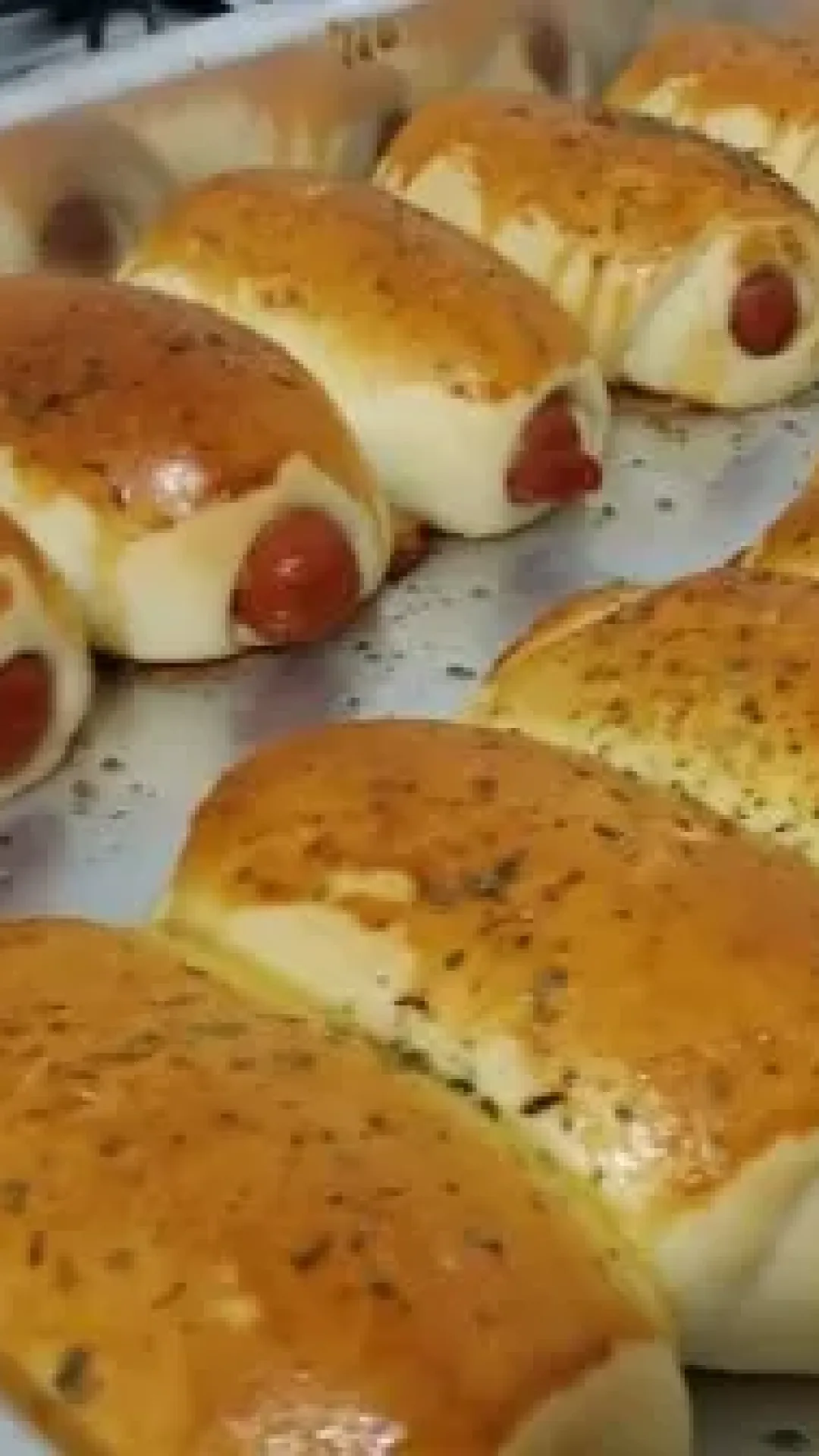 Enroladinho de Salsicha Assado