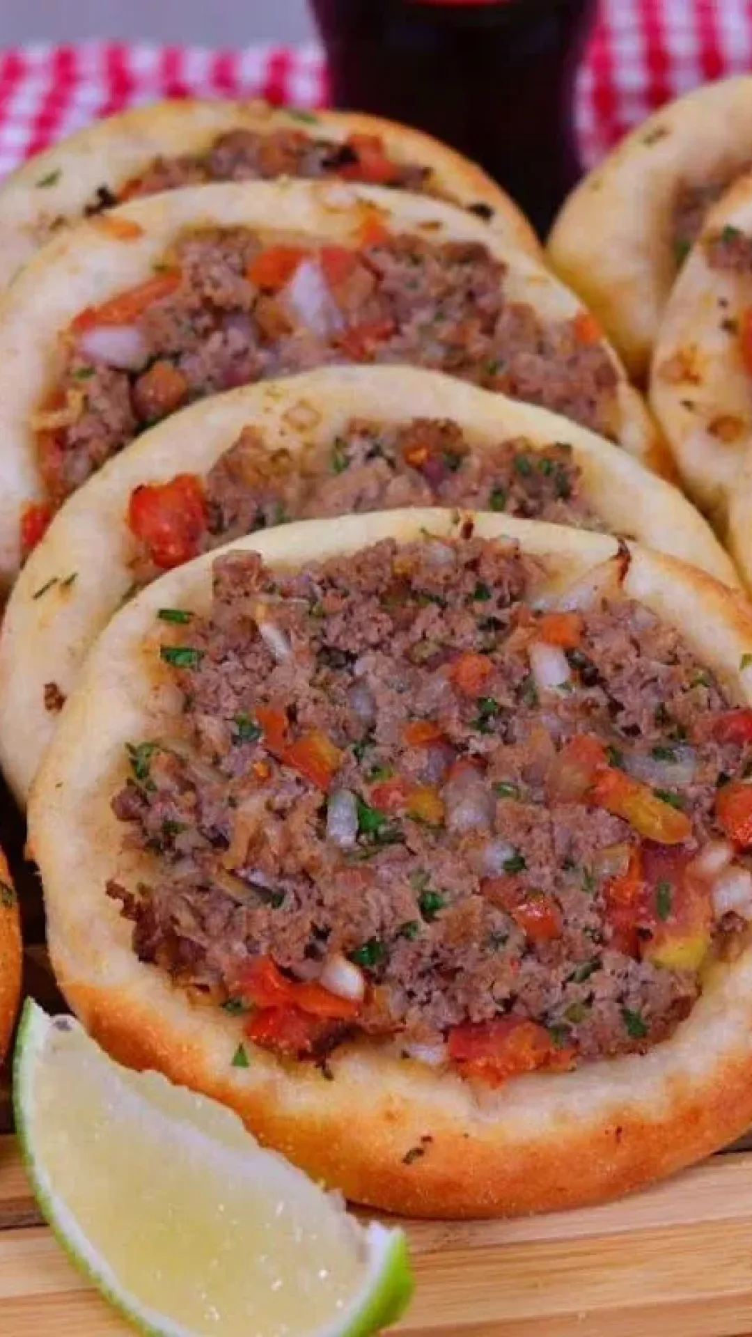 Esfiha aberta de carne: receita econômica e fácil, que fica igualzinha aquela da lanchonete famosa