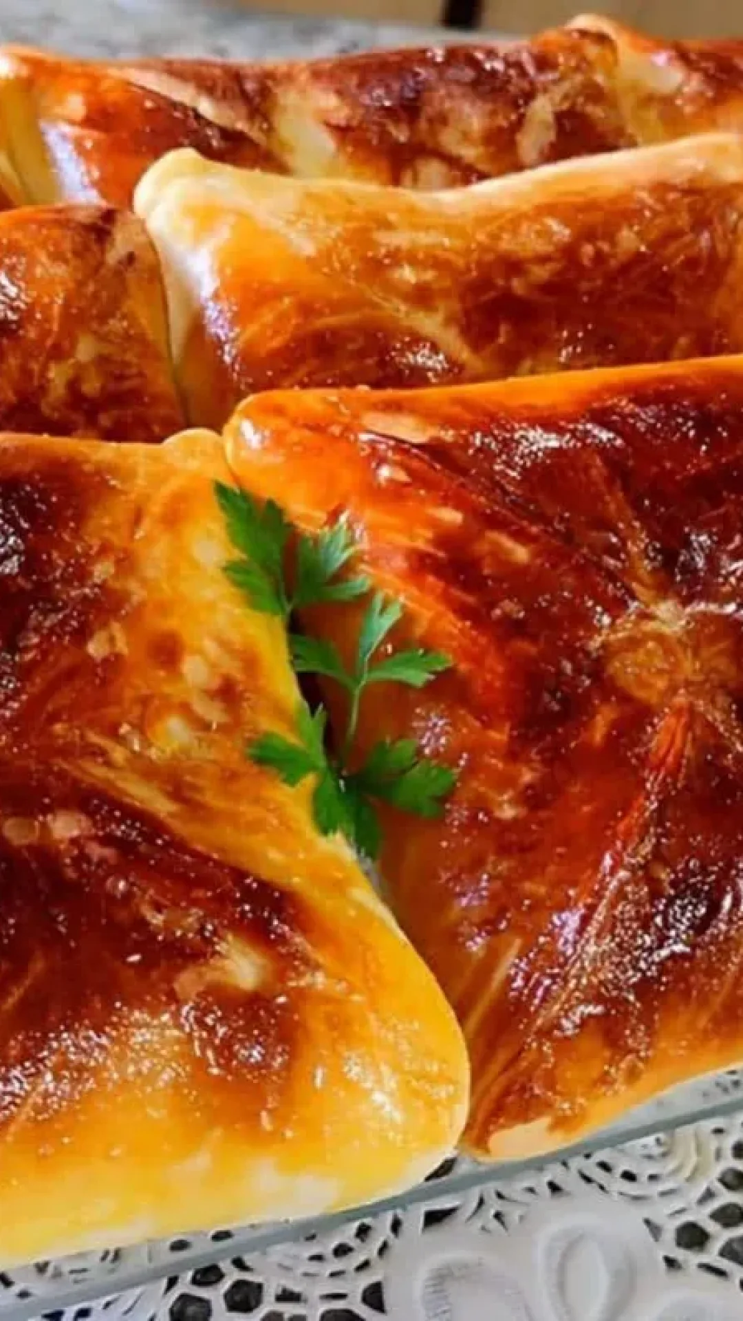 Esfirras de queijo deliciosas e fáceis de fazer para o lanche da tarde