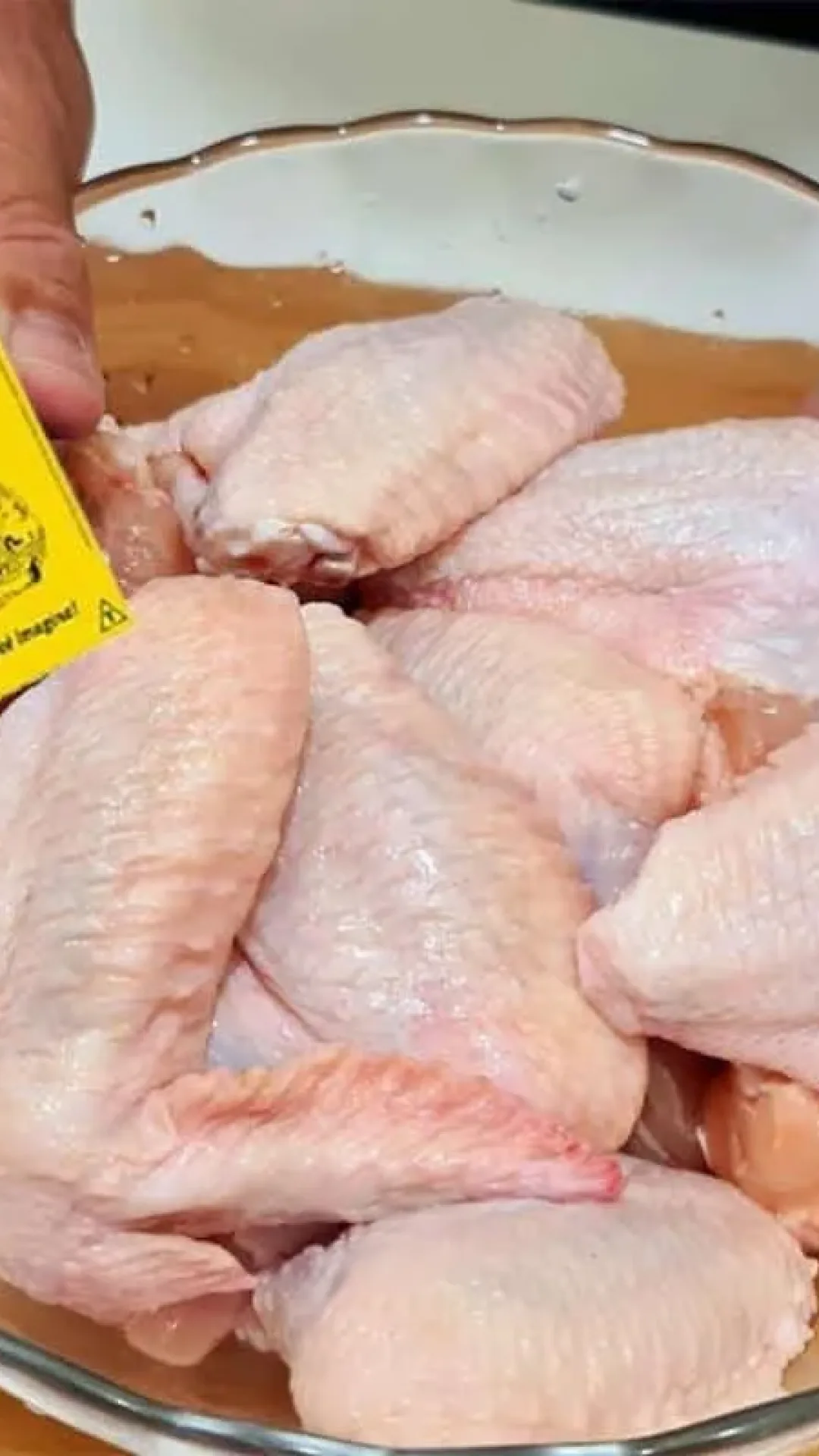 Esse é o segredo do restaurante para fazer frango frito sequinho e crocante