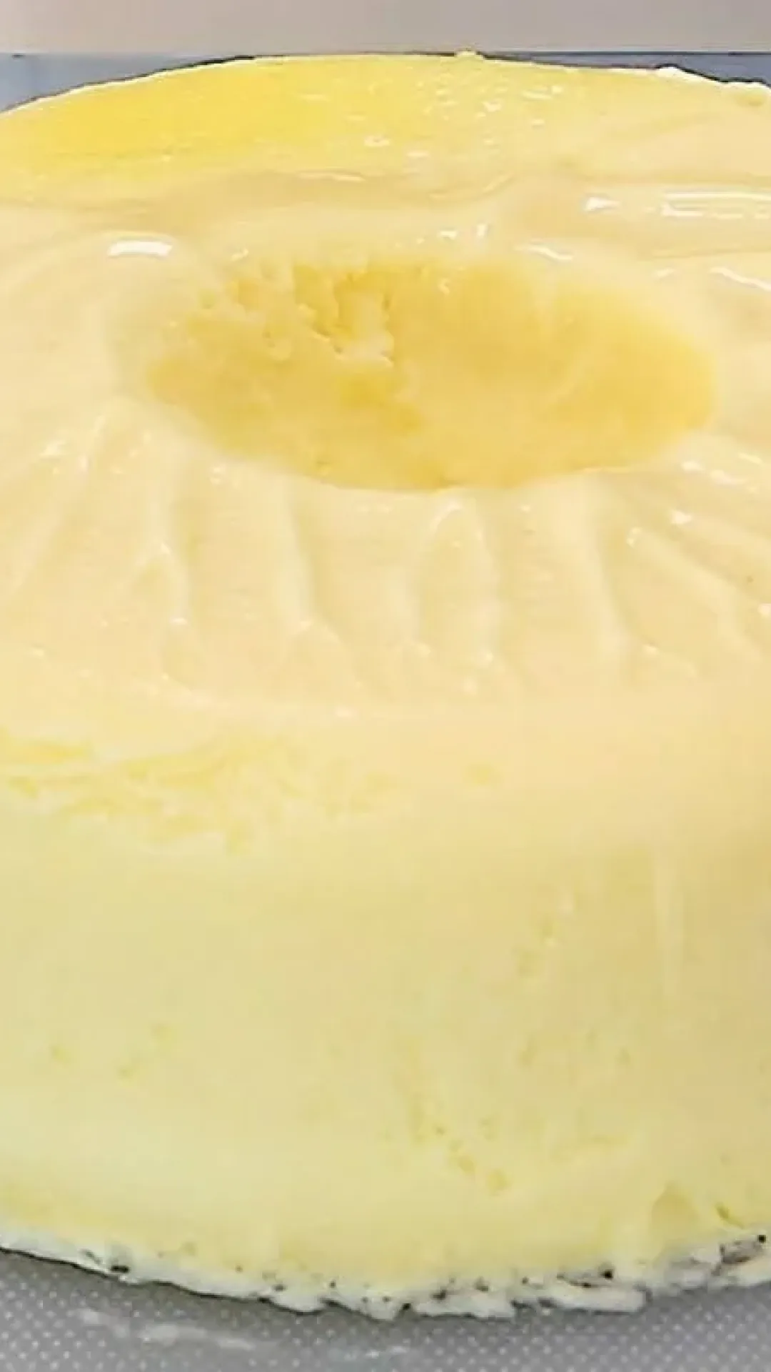 Esse gelado de abacaxi para o natal fica tão cremoso que derrete na boca