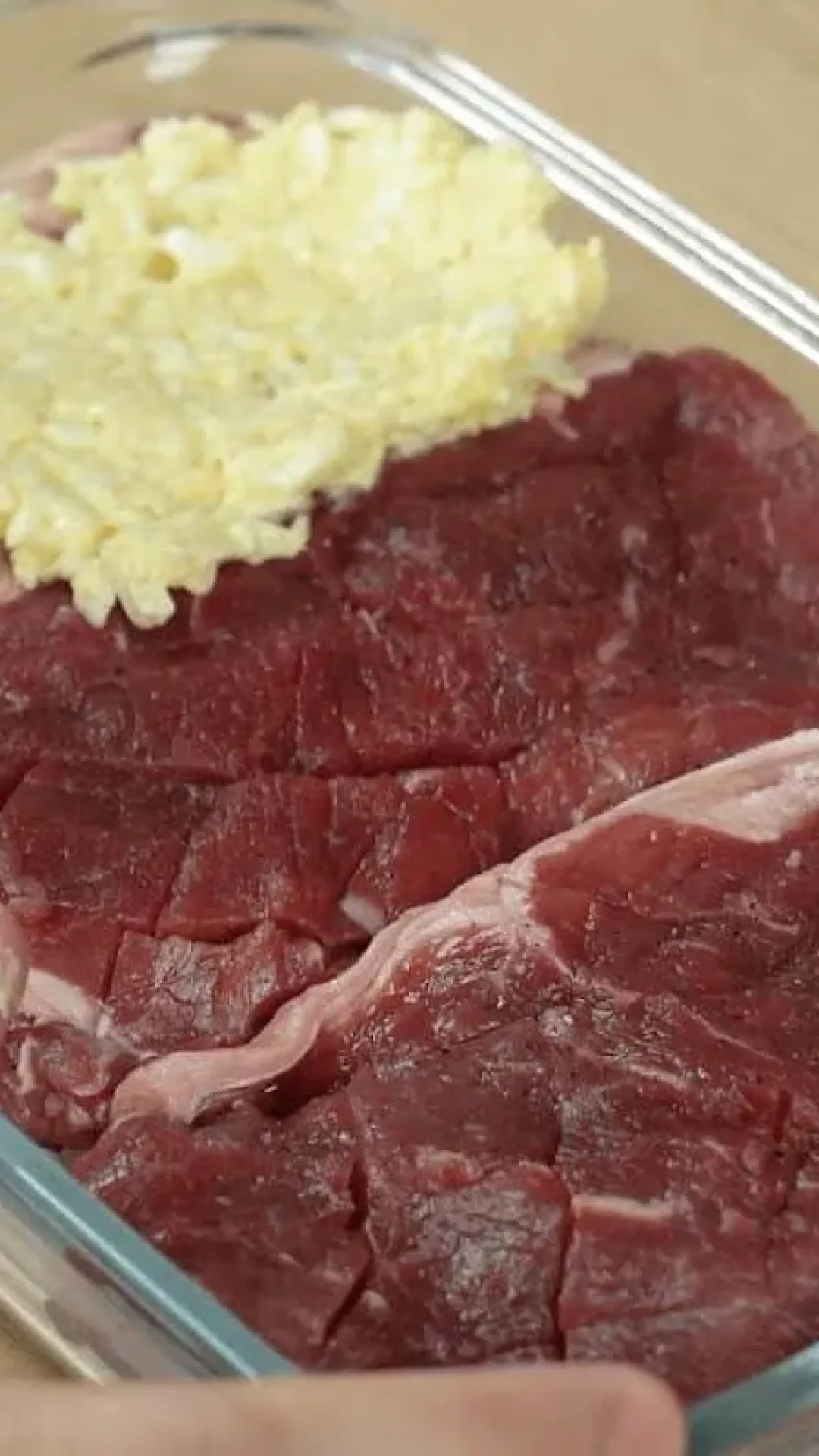 Esse jeito de fazer bife de forno para seu almoço vai conquistar você e sua família