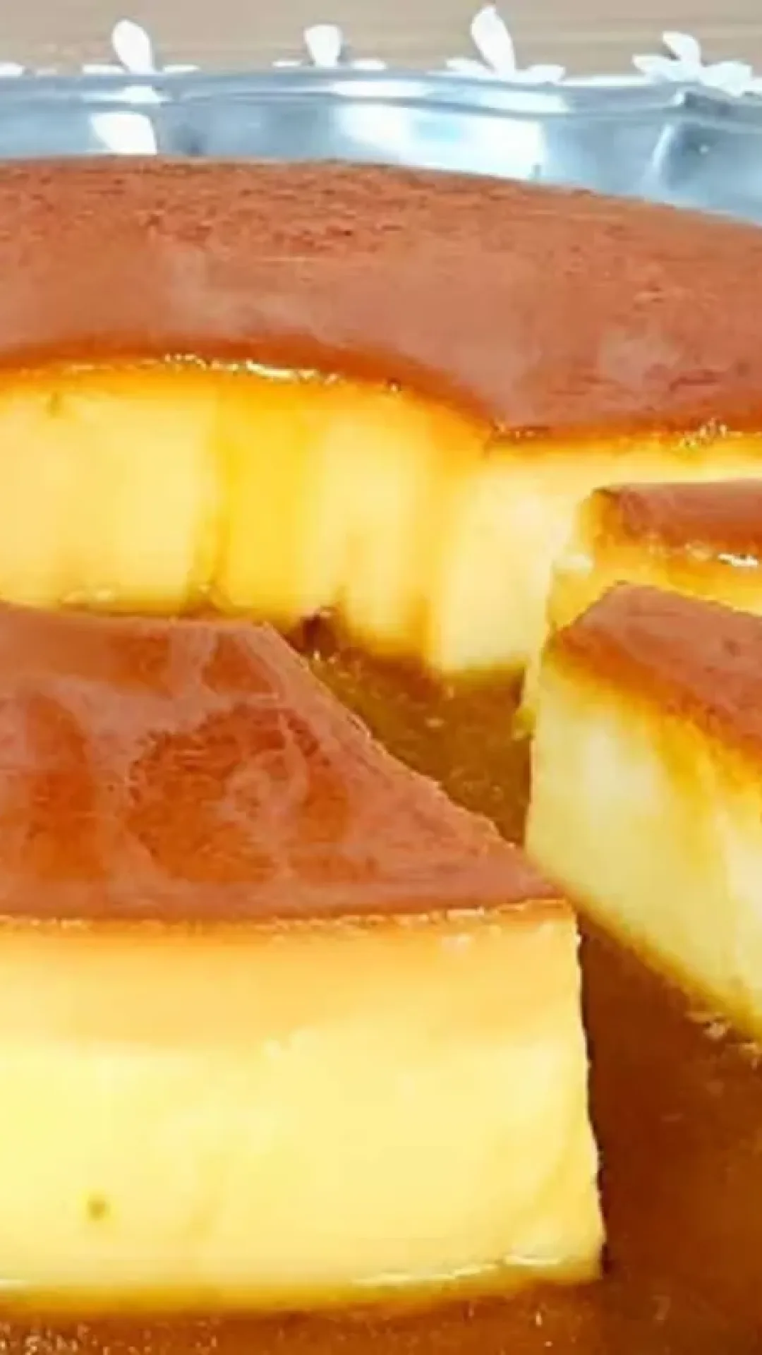 Esse pudim de queijo é muito cremoso fácil de fazer e tem um sabor surpreendente