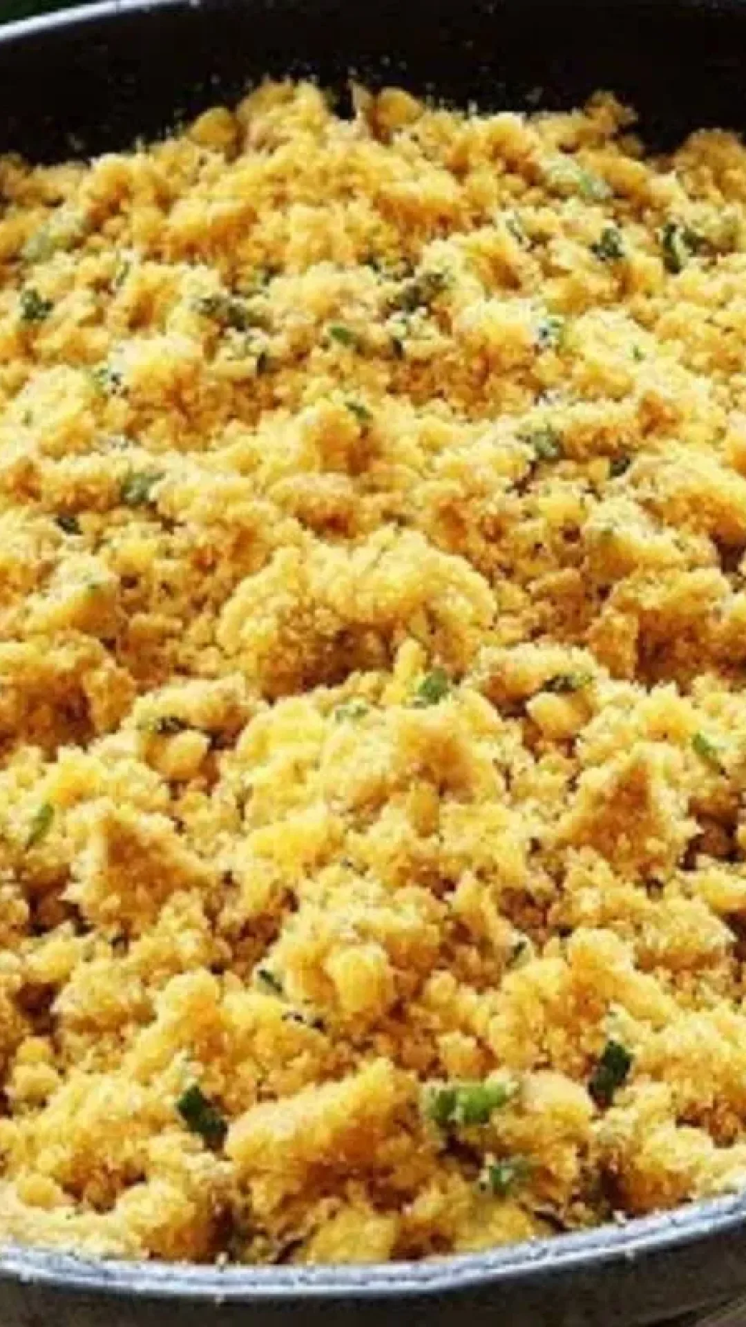 Farofa de banana úmida e saborosa para acompanhar qualquer prato do seu almoço