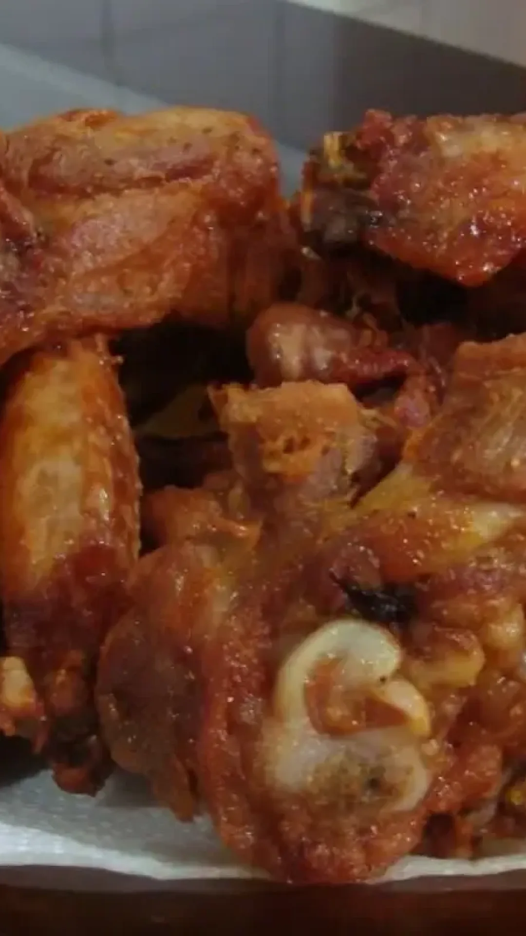 Frango a passarinho na panela de pressão: fica sequinho e não faz sujeira no fogão