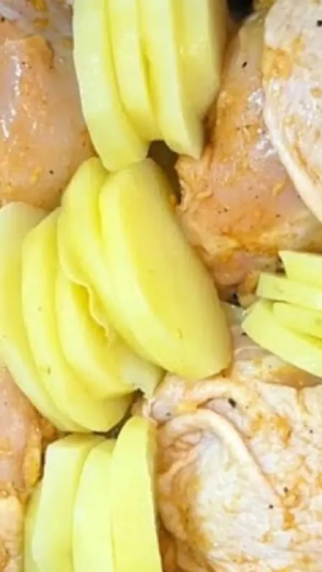 Frango assado na airfryer com batata: receita ótima para seu almoço de hojte