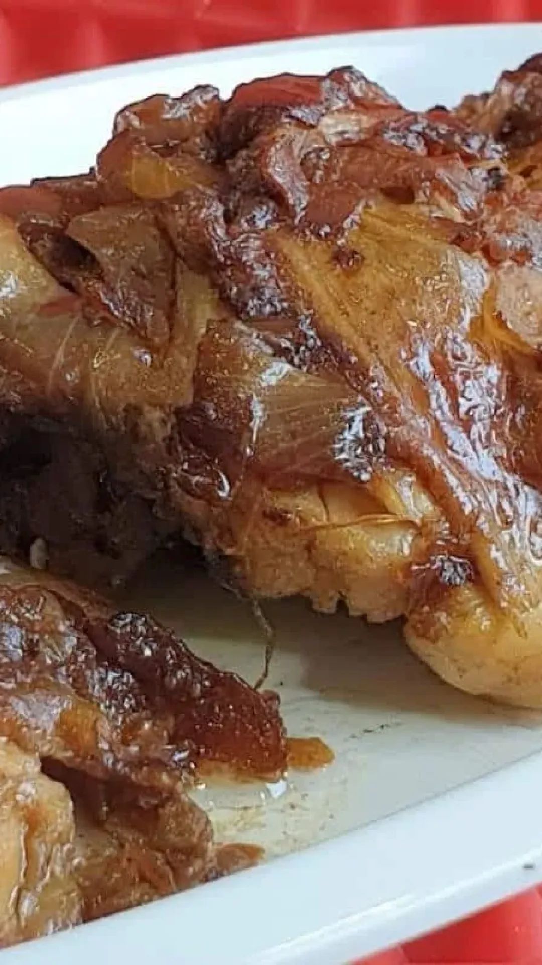 Frango assado na panela que fica muito suculento e saboroso