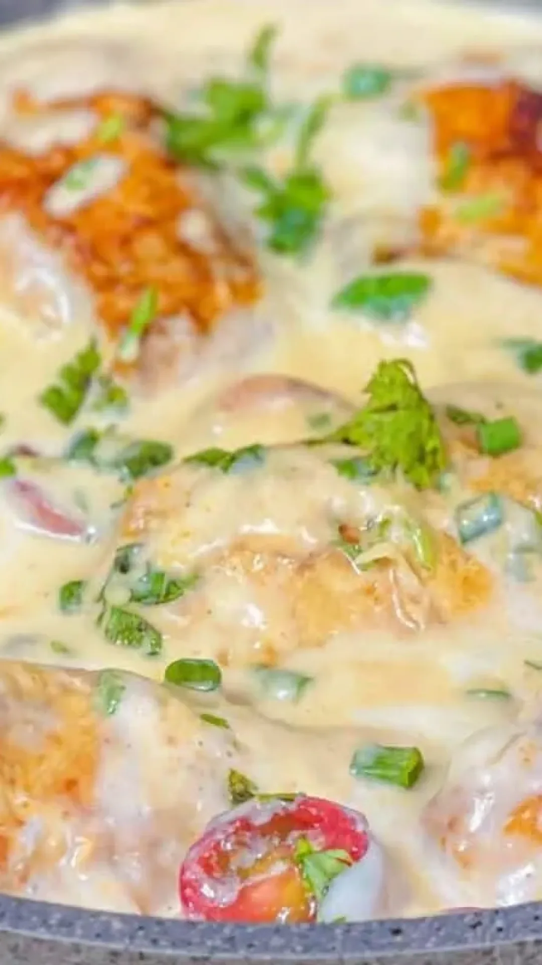 Frango cremoso: fica pronto em 20 minutos e dá para fazer tudo numa panela só