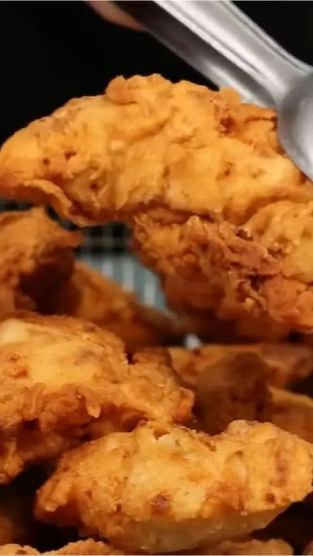 Frango frito crocante e sequinho igual ao do KFC para petiscar na sua festa de réveillon