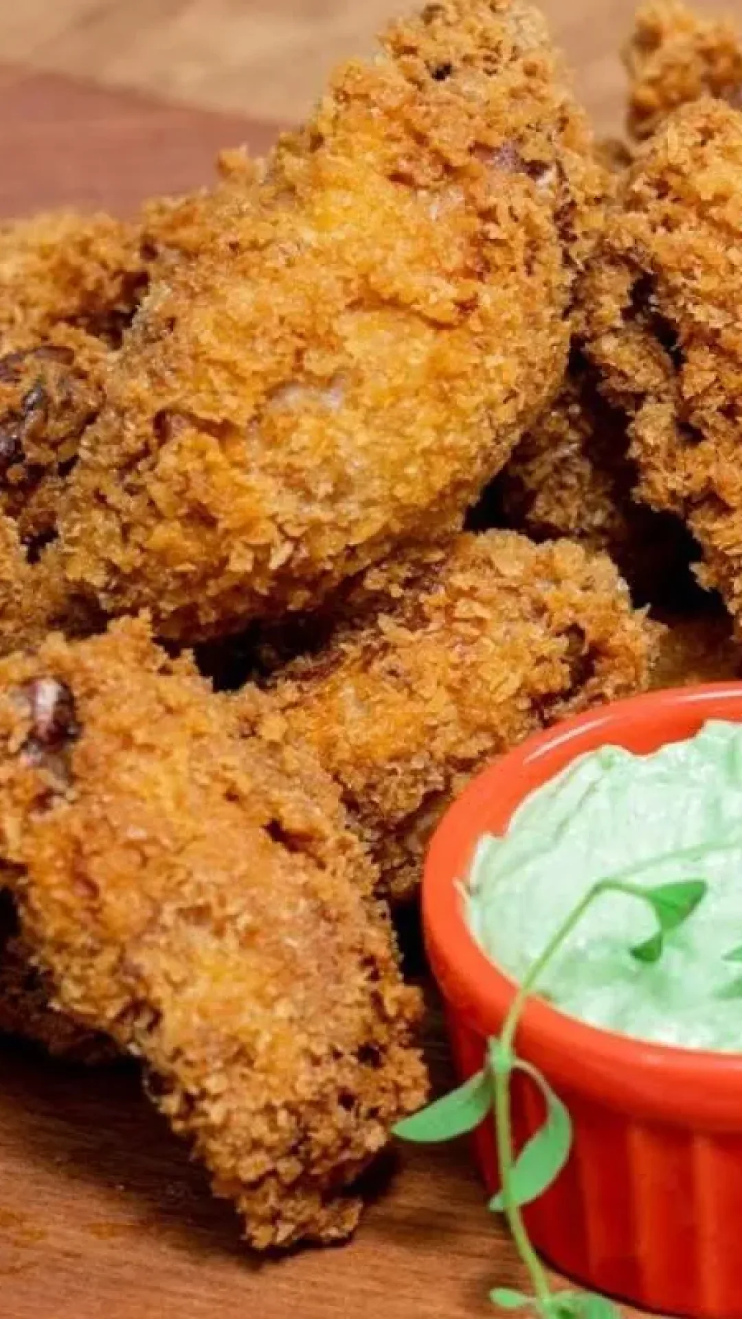 Frango frito crocante e sequinho: veja qual é o segredo para preparar esse petisco tão amado