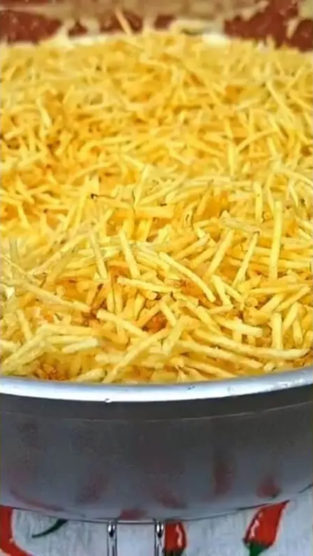 Fricassê de linguiça fácil e cremoso diferente e muito saboroso para seu jantar