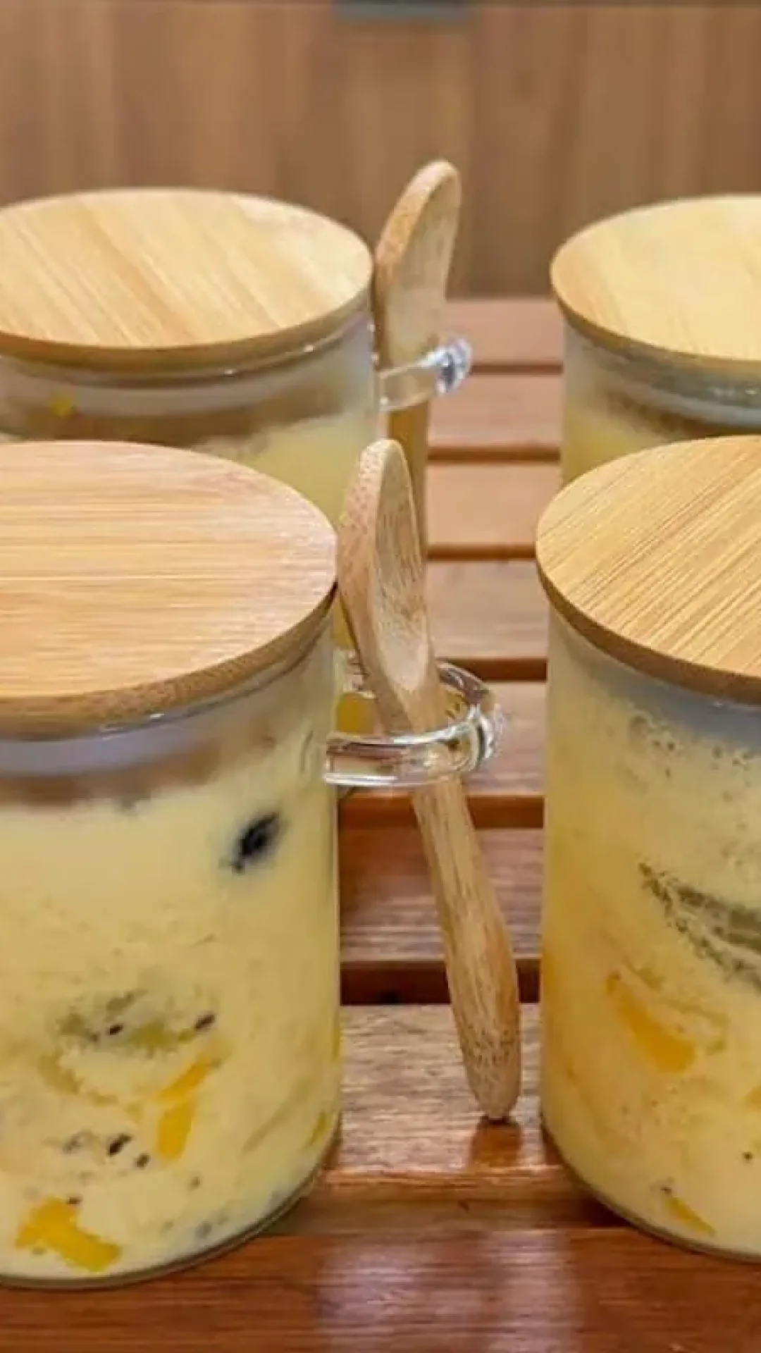 Gelado de maracujá super refrescante que leva poucos ingredientes e é muito fácil de fazer