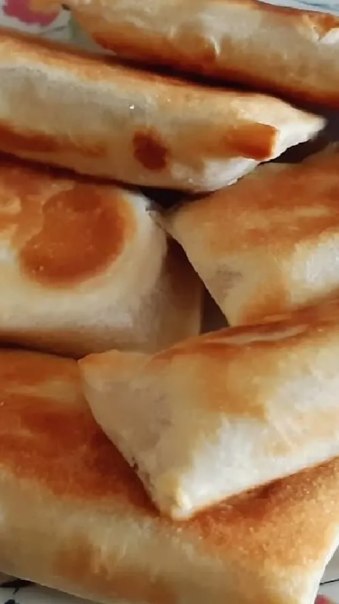 Lanche de 3 ingredientes recheado com carne moída muito saboroso e fácil de preparar