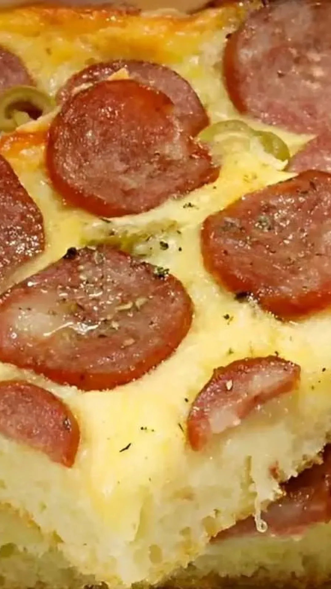 Lanche salgado de liquidificador com calabresa muito rápido e fácil de preparar