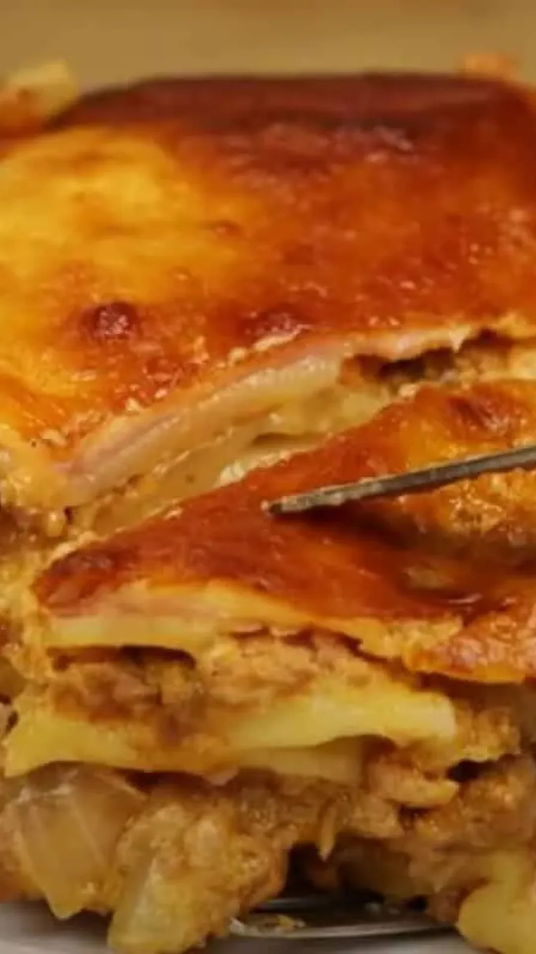 Lasanha com molho especial: tão boa que você não vai esperar o fim de semana para fazer