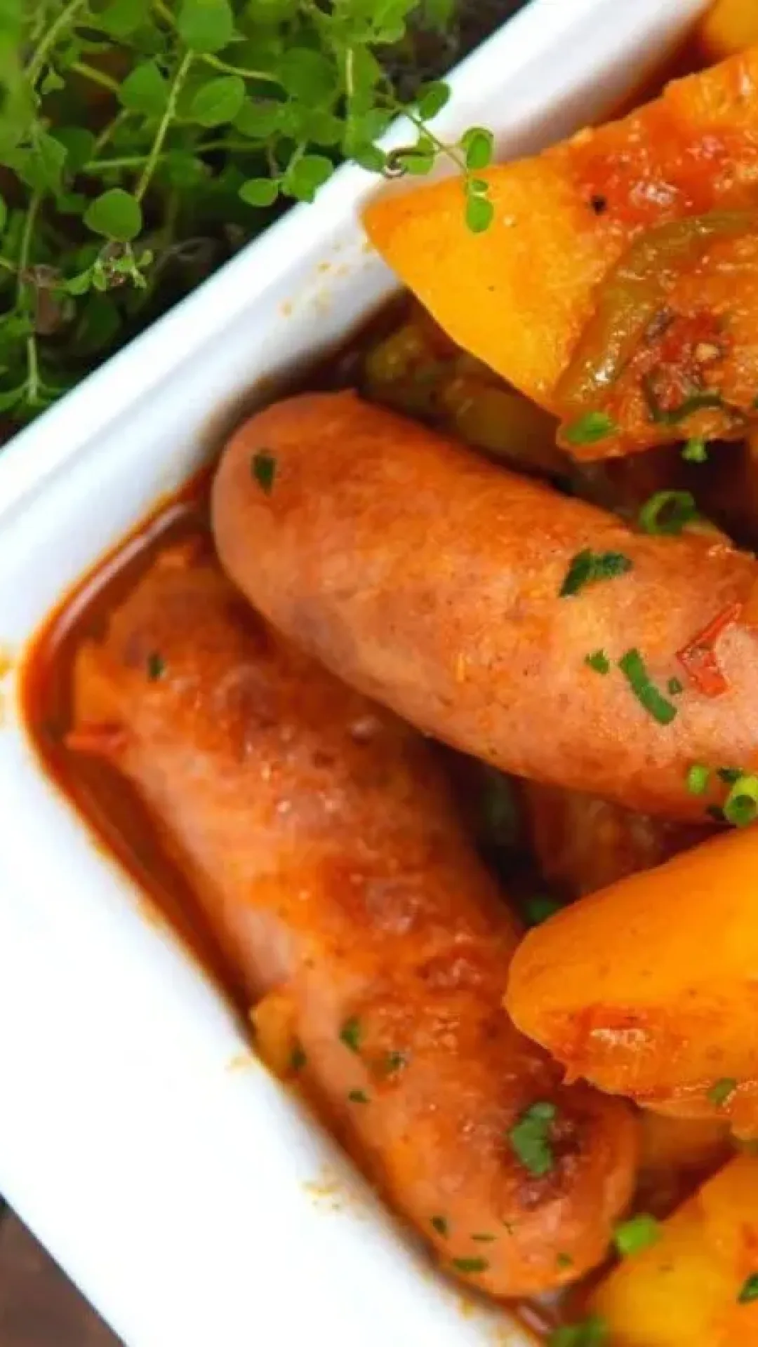 Linguiça com batata: esse jeito de fazer é o mais prático e gostoso que tem