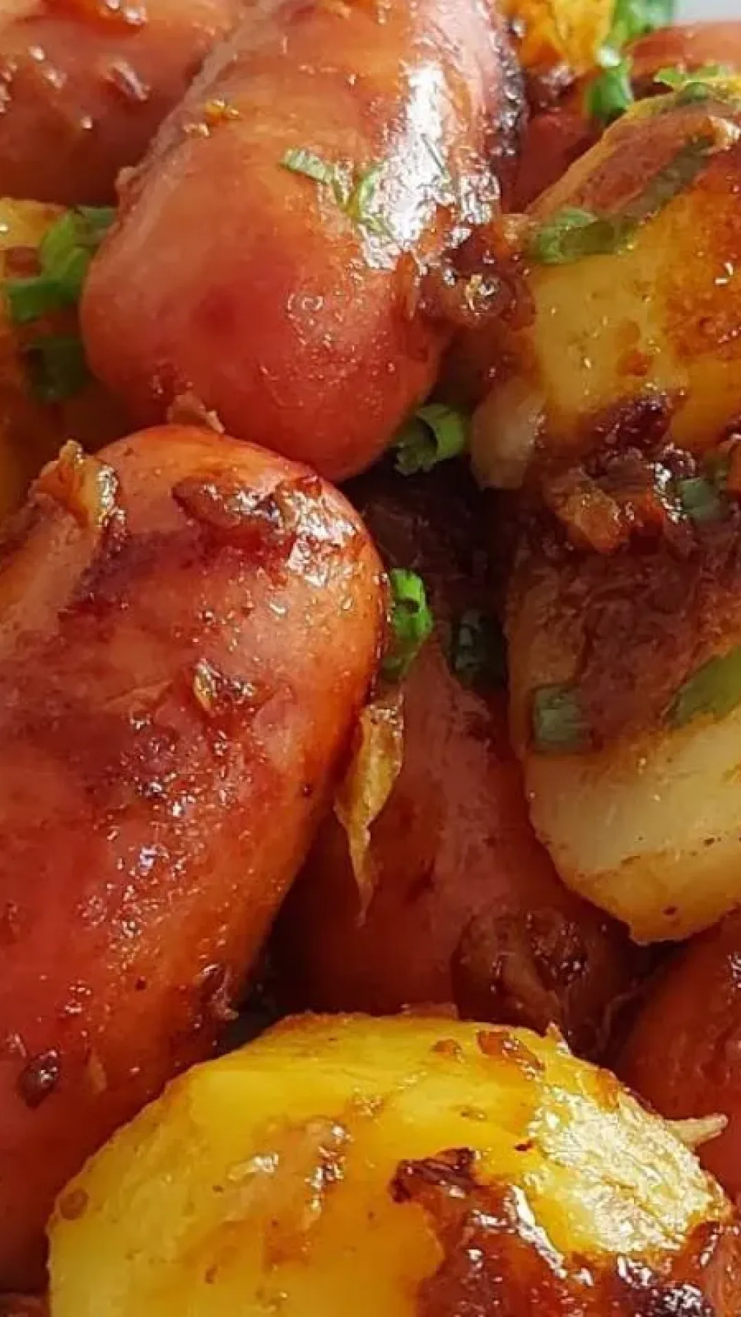 Linguiça com batata fácil e deliciosa que você faz em poucos minutos para a hora do almoço