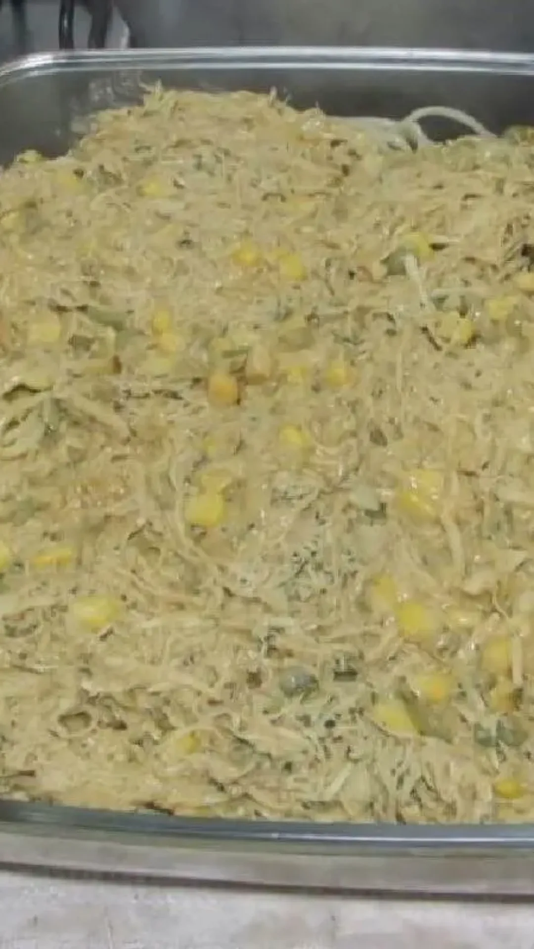 Macarrão com frango e queijo que fica pronto bem rapidinho e é uma delícia
