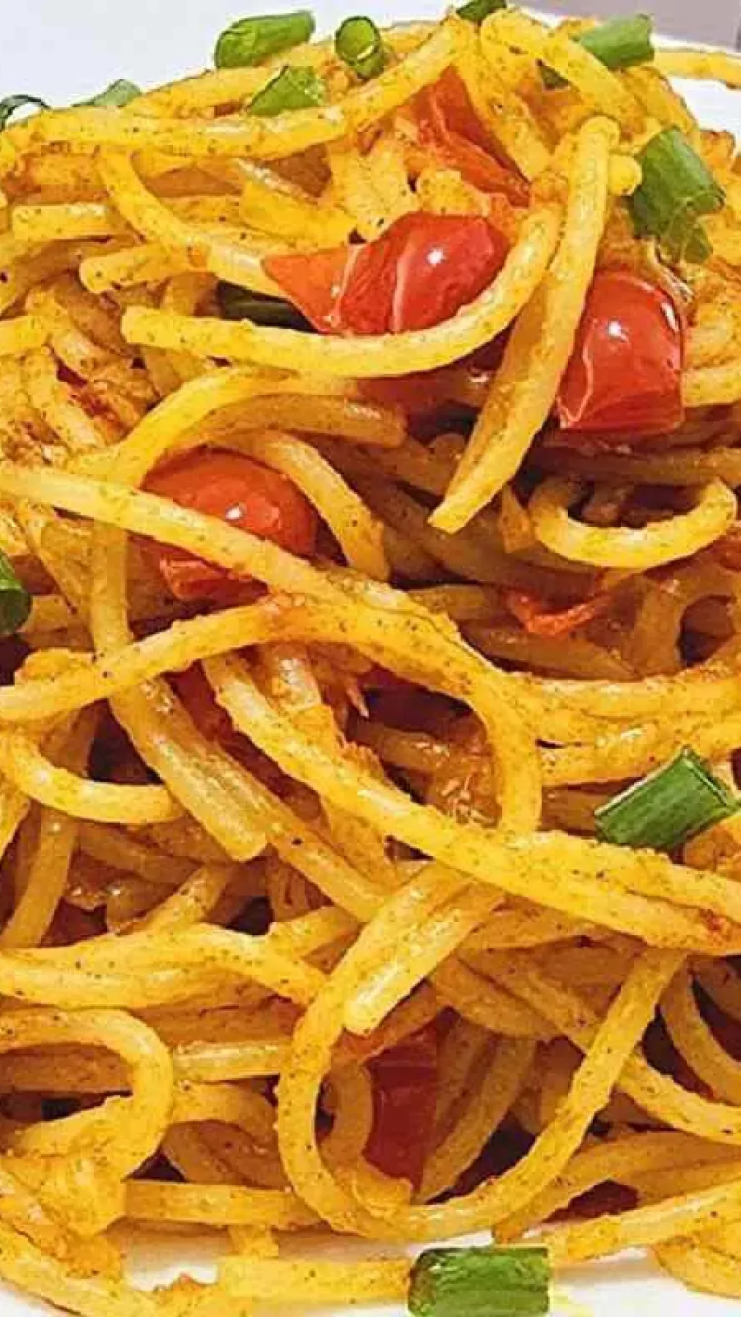 Macarrão com molho de tomate de um jeito tão gostoso que você nunca viu igual