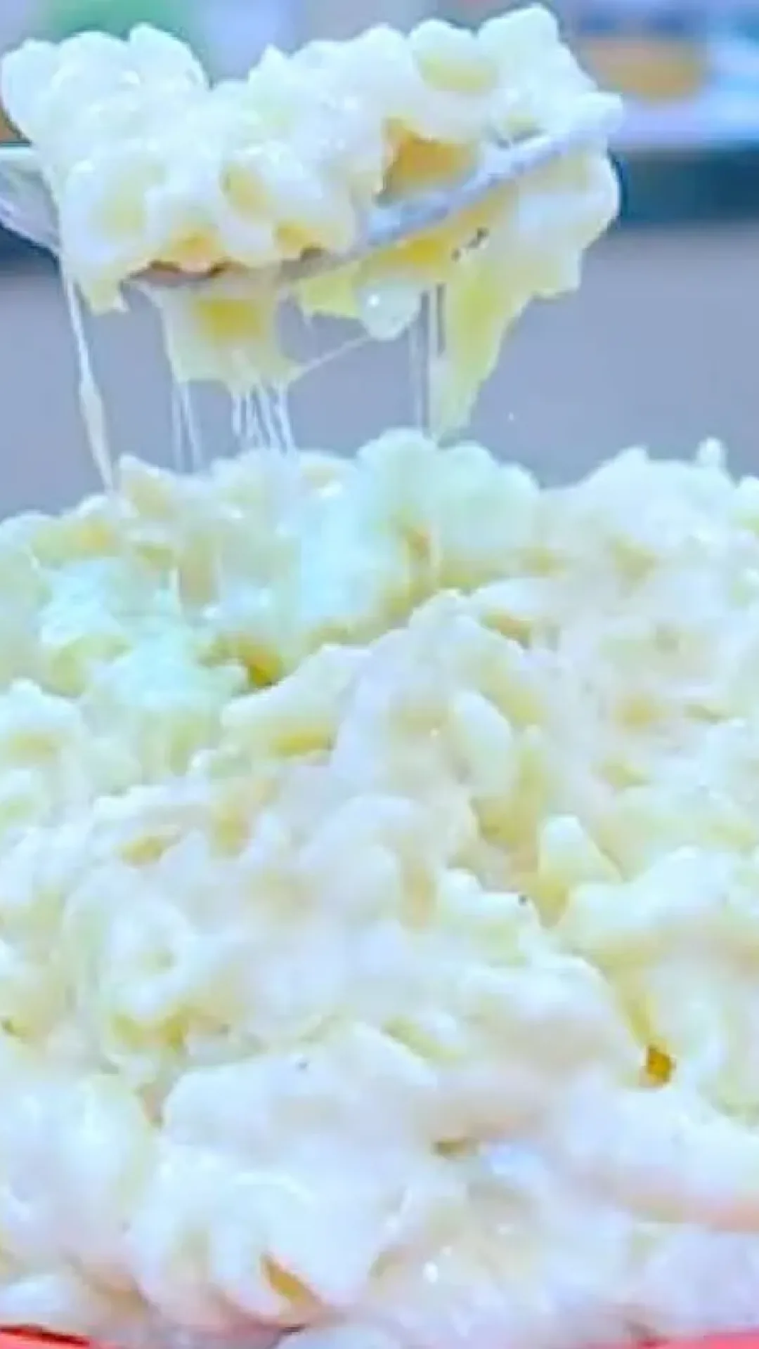 Macarrão com queijo super cremoso e fica pronto rapidinho