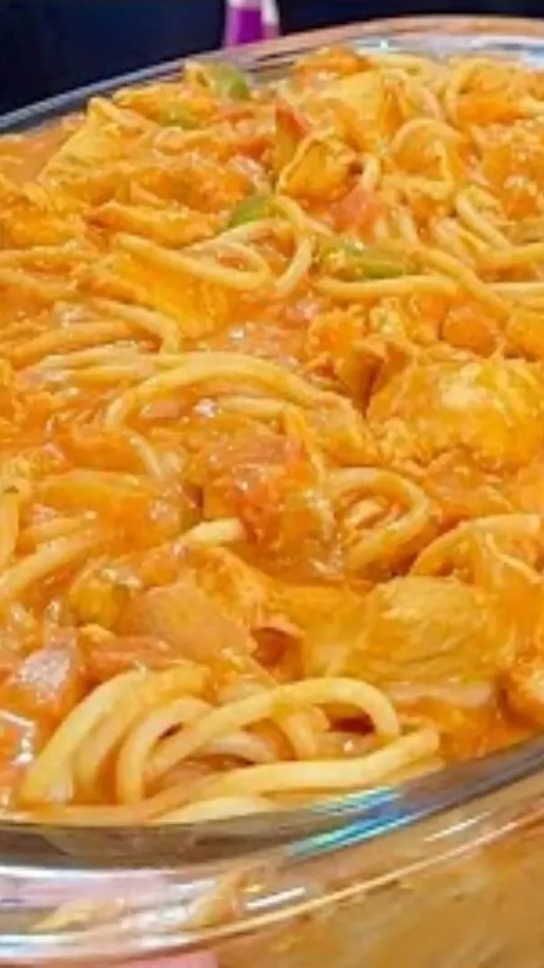 Macarrão cremoso com frango para você só querer fazer desse jeito