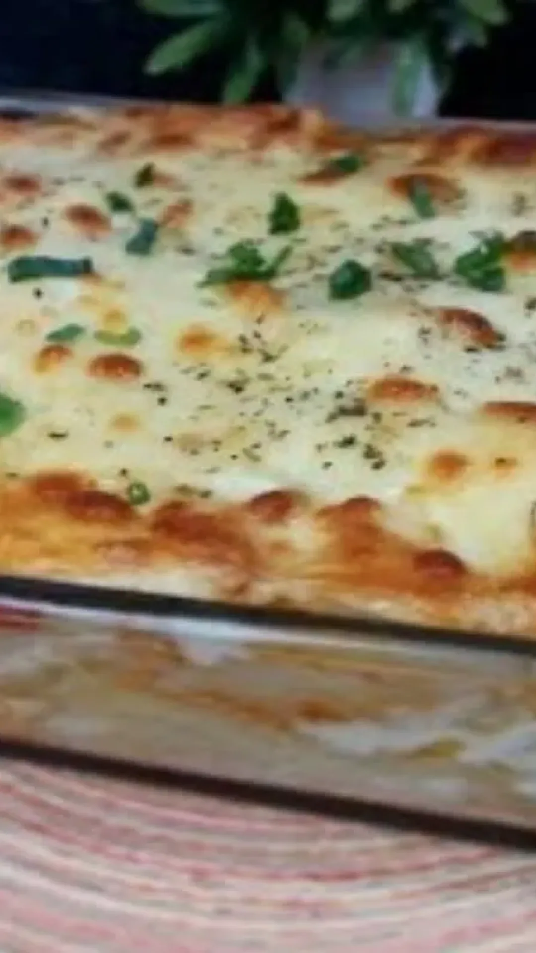 Macarrão de forno cremoso: seu almoço de dia das mães merece essa delícia na mesa