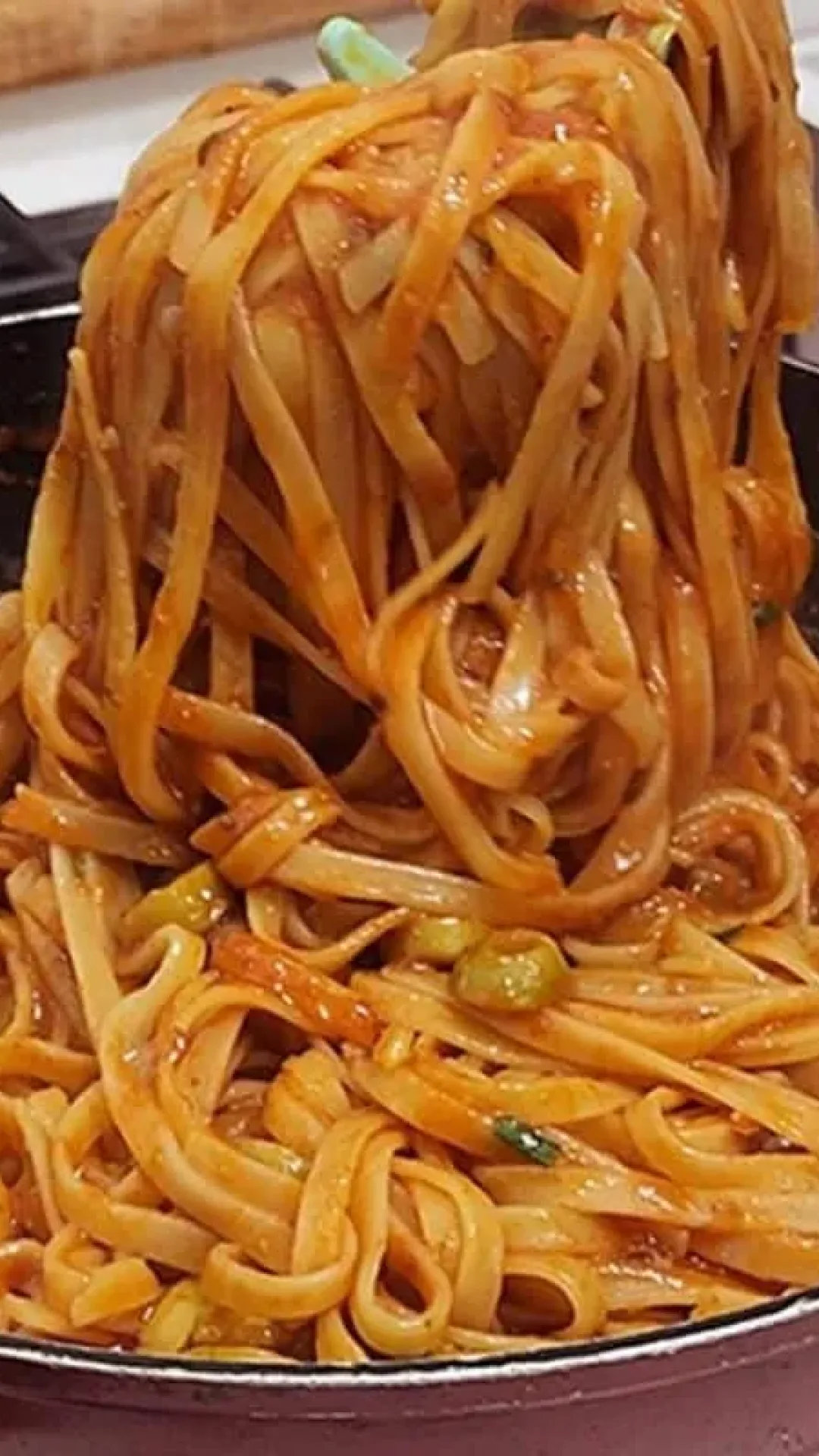 Macarrão na manteiga soltinho e rápido de fazer: perfeito para os dias mais corridos