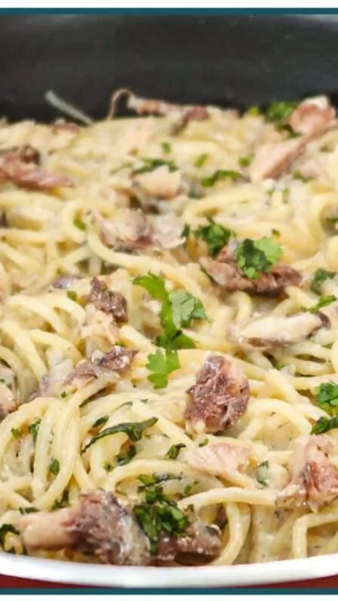 Macarronada de sardinha no molho cremoso que salva o almoço em dias mais corridos